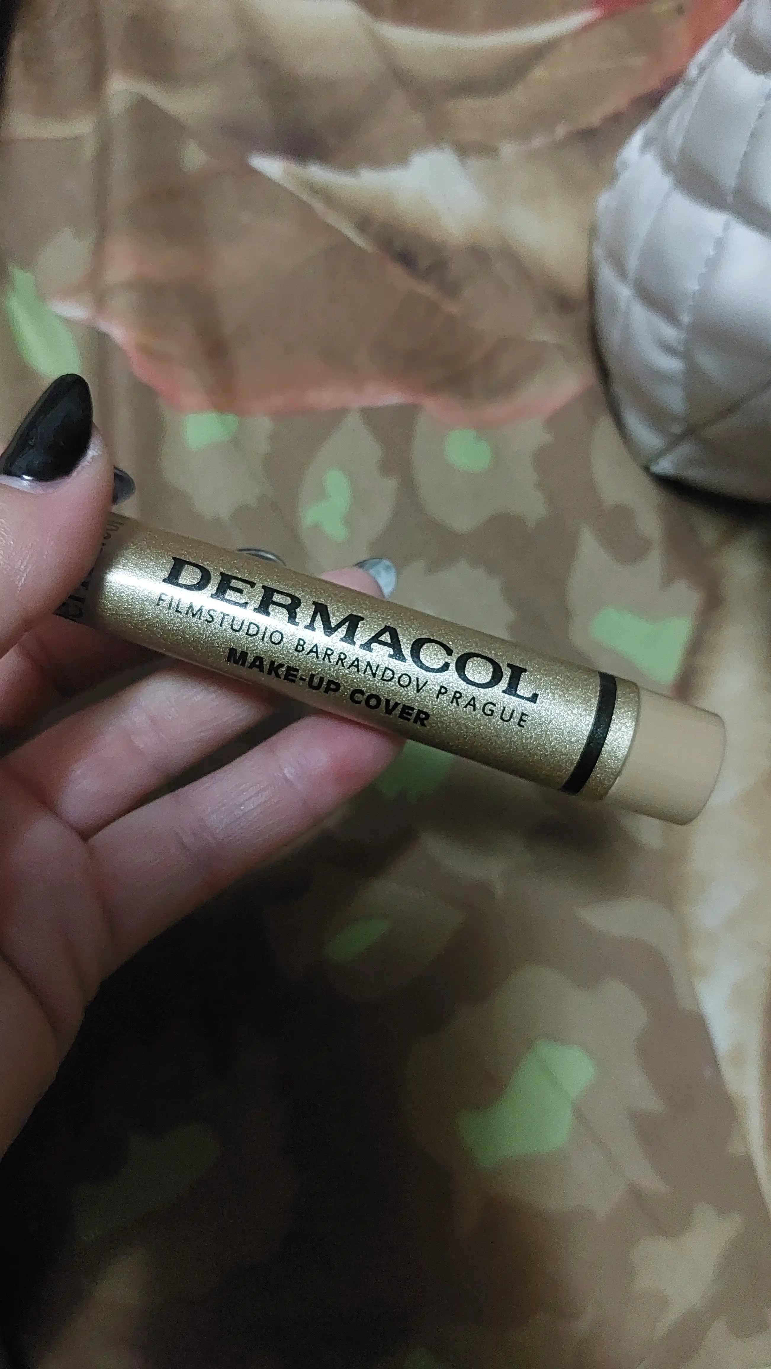 Dermacol tonal krem  suv o'tkazmaydigan yuz kremi, yashiruvchi bo'yanish qopqog'i, 210