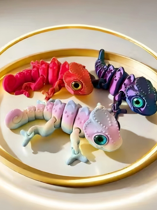 3D harakatlanuvchi xameleon figurasi