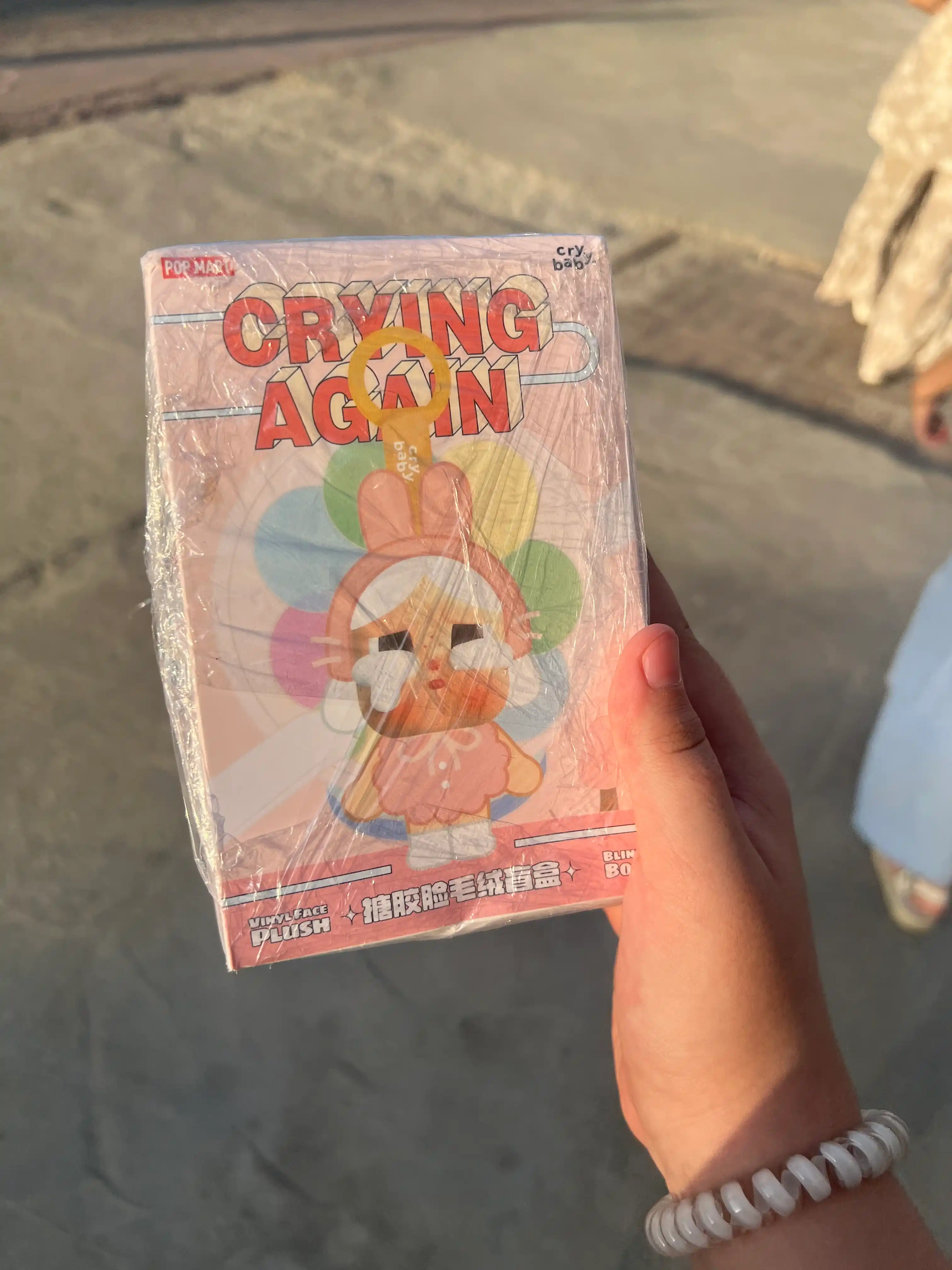 CRYBABY Ko‘zyoshi to‘kayotgan kolleksion qo‘g‘irchoq, kutilmagan qutida