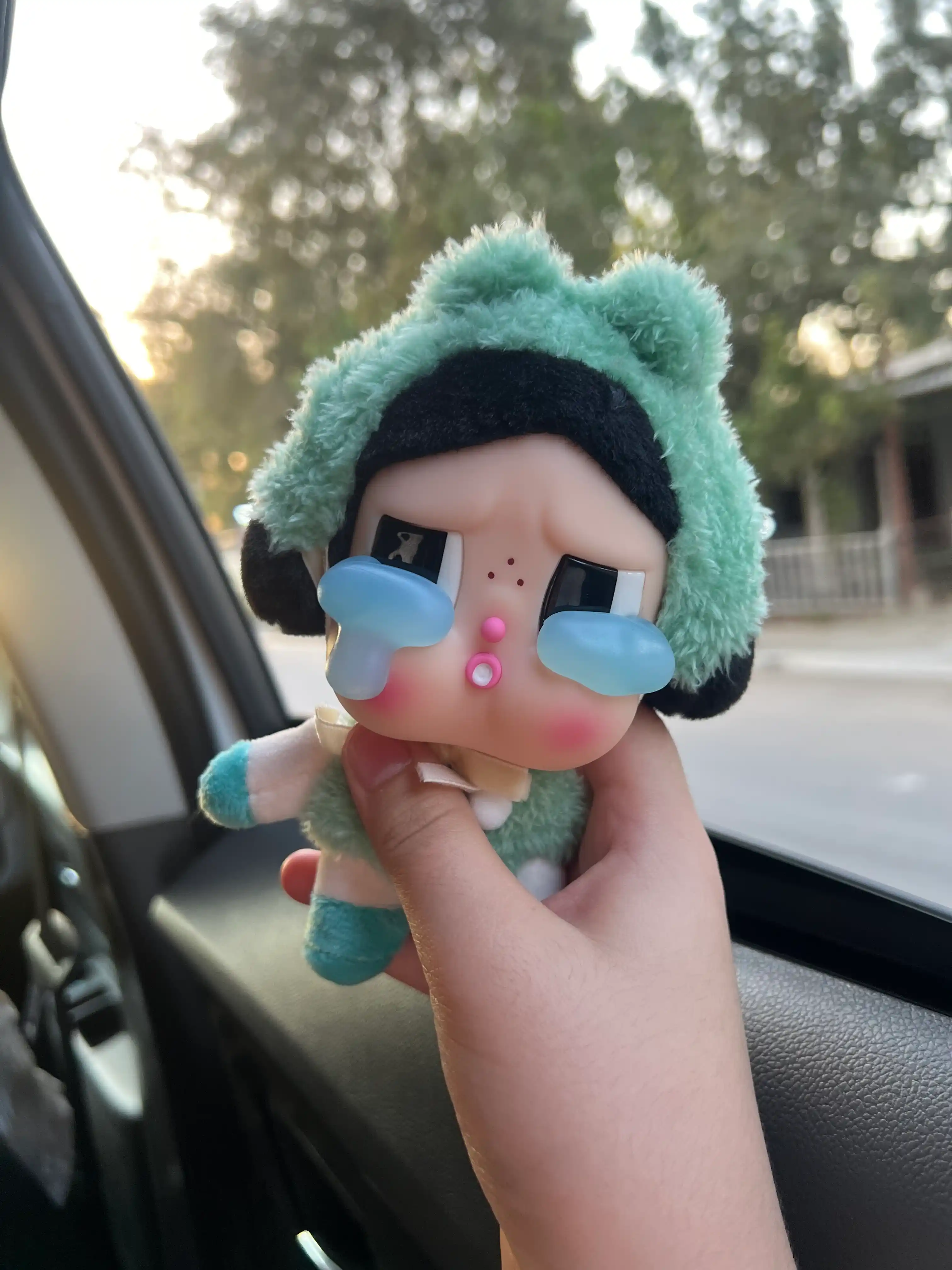 CRYBABY Ko‘zyoshi to‘kayotgan kolleksion qo‘g‘irchoq, kutilmagan qutida