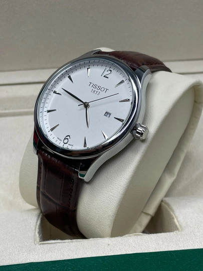 Мужские часы Tissot Classic в подарочной упаковке — VAQTWAT-65W0076-КОРИЧН
