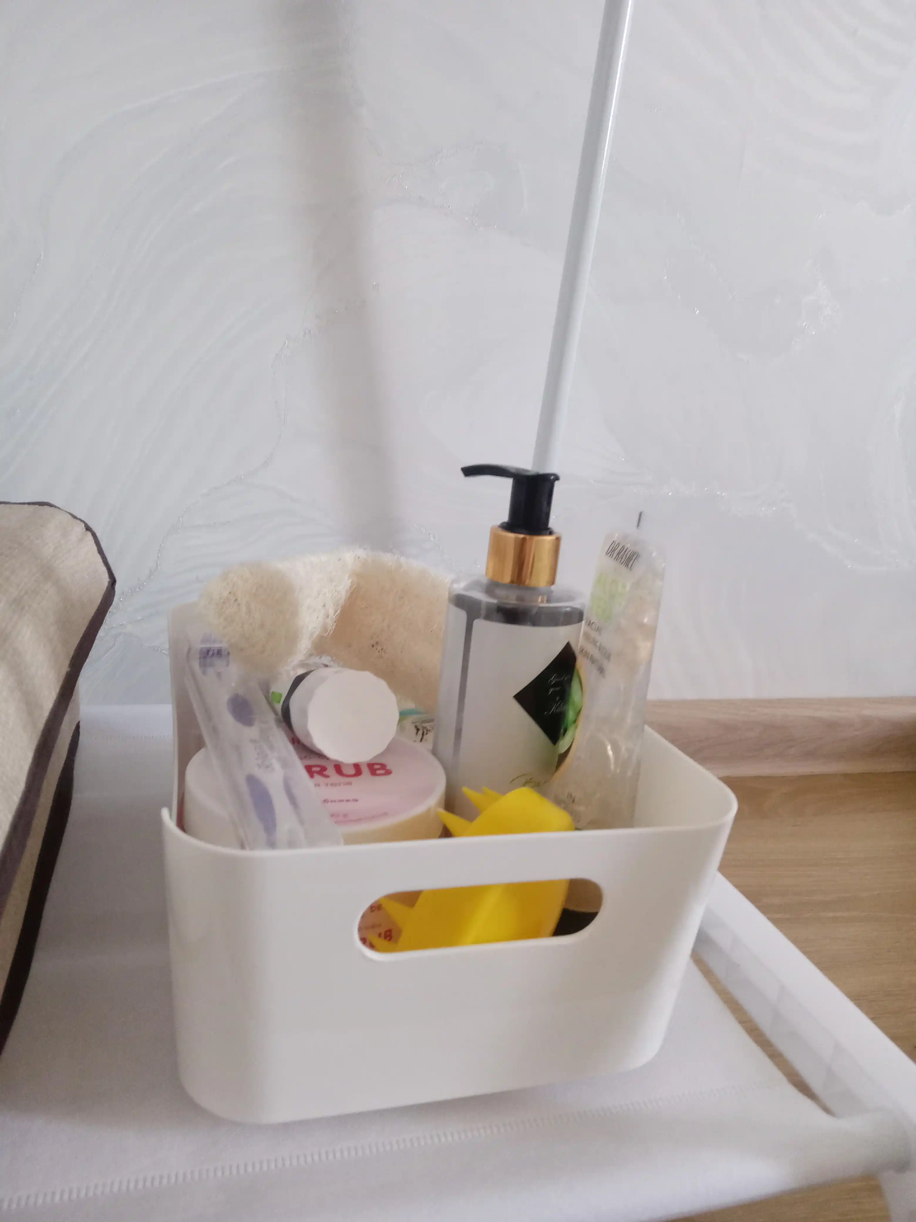 "Scandi" saqlash uchun plastik savat-organayzer
