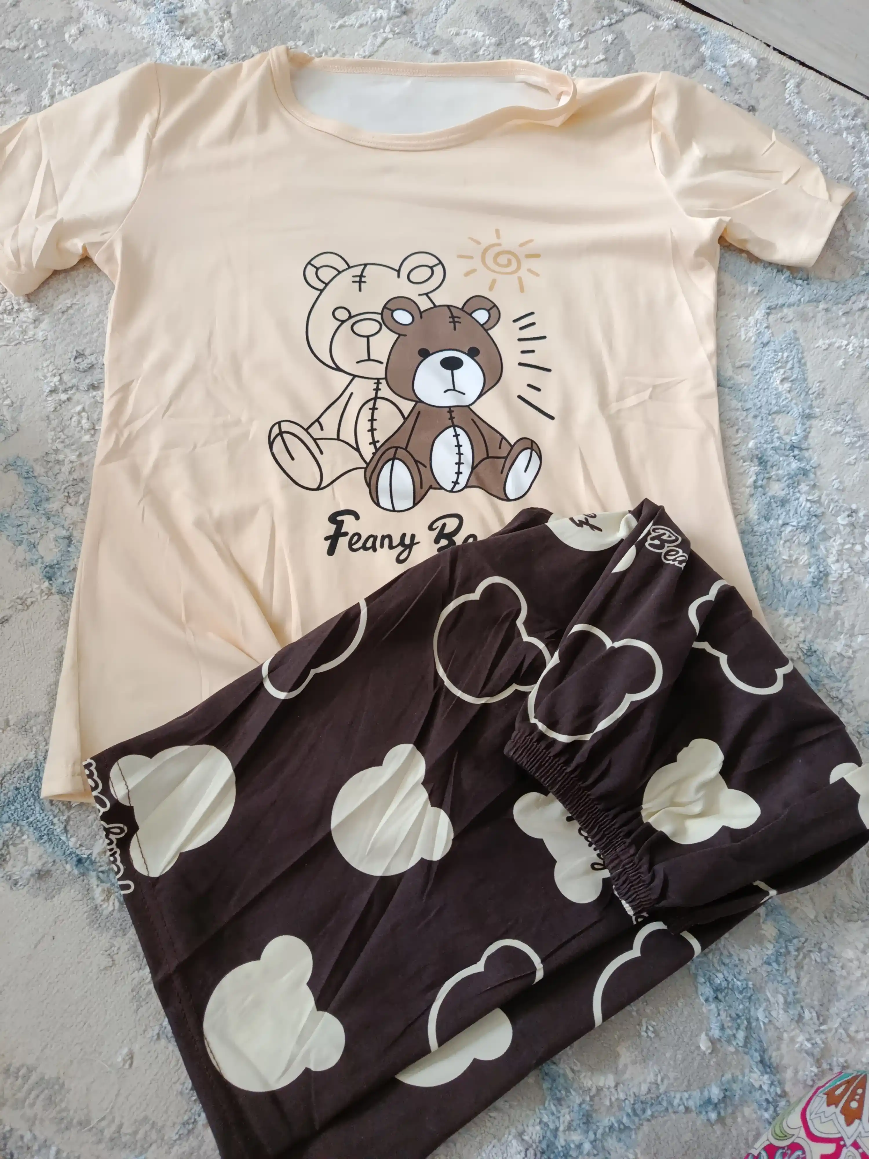 Ayollar va qizlar uchun ikki qismli pijama, 2 ta 1 da