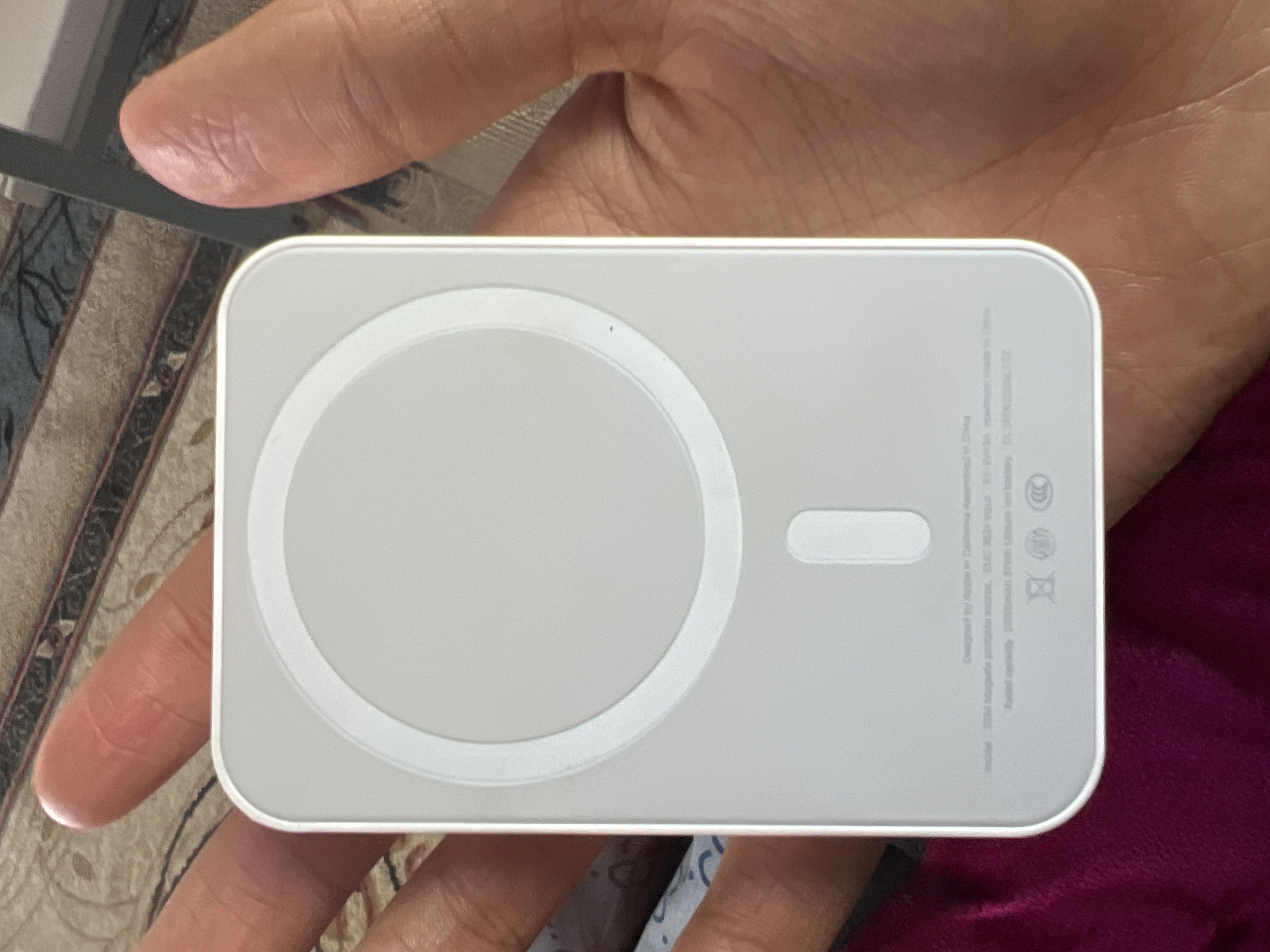 Simsiz tashqi akkumulyator MagSafe Power Bank, iPhone va Android uchun