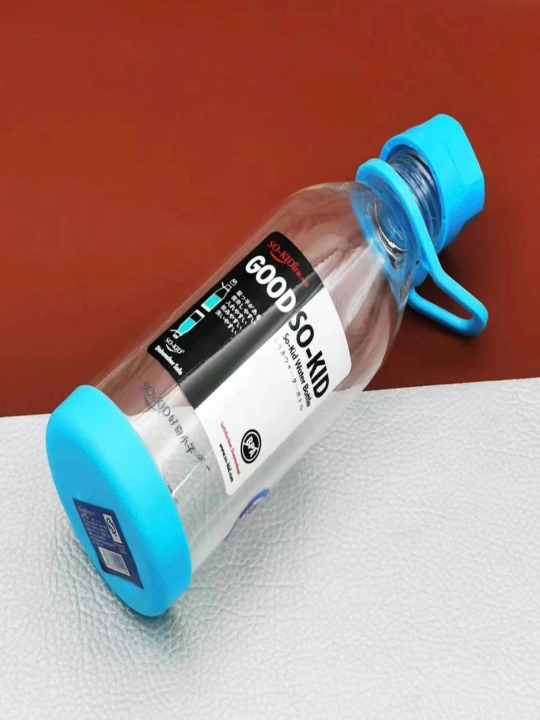 Bolalar portativ ichimlik butilkasi Water Power S-076, 600 ml, ranglar oq va ko‘k  - 