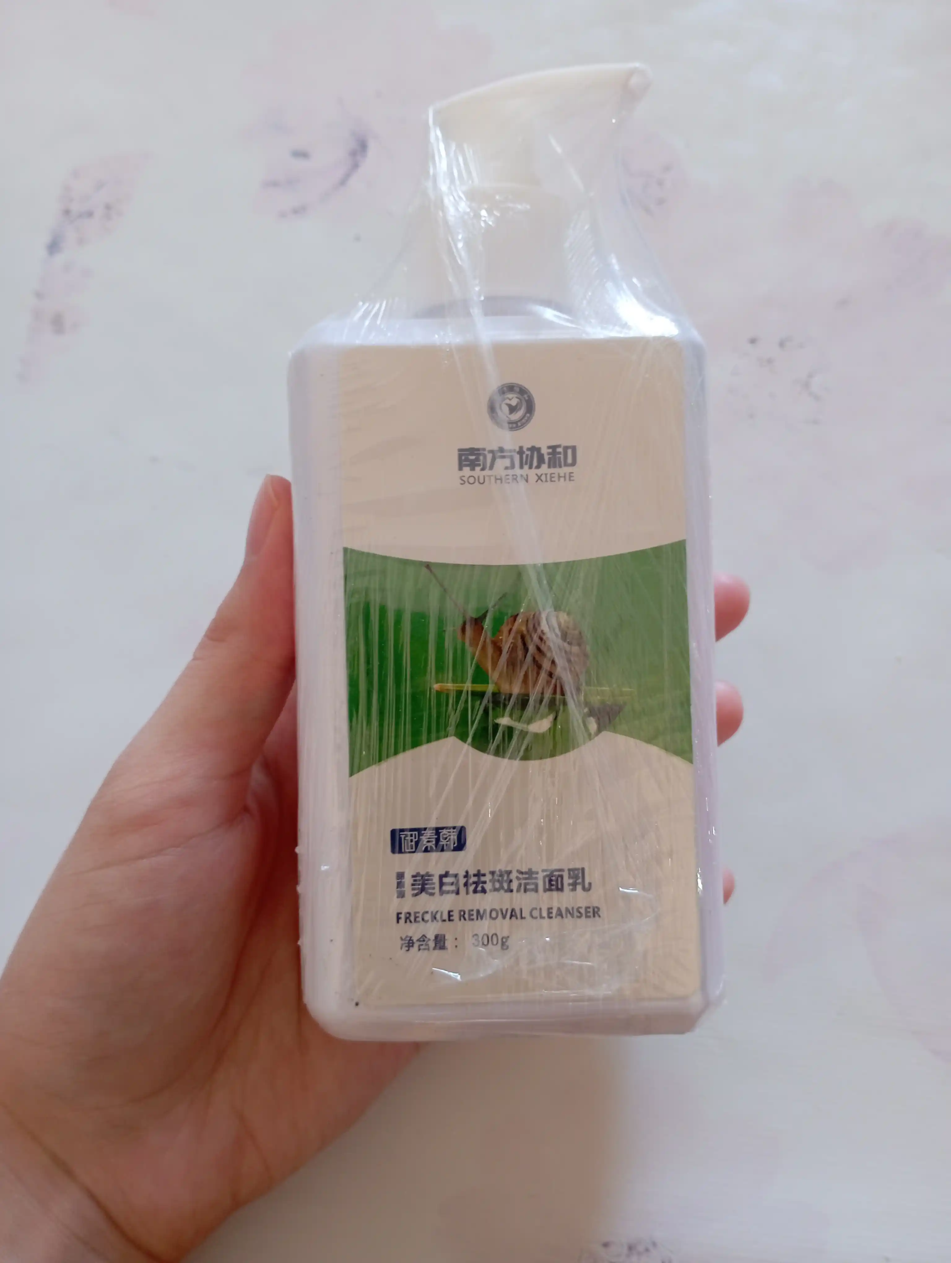 CeraVe namlantiruvchi yuzni yuvish krem-ko‘pigi, 236 ml
