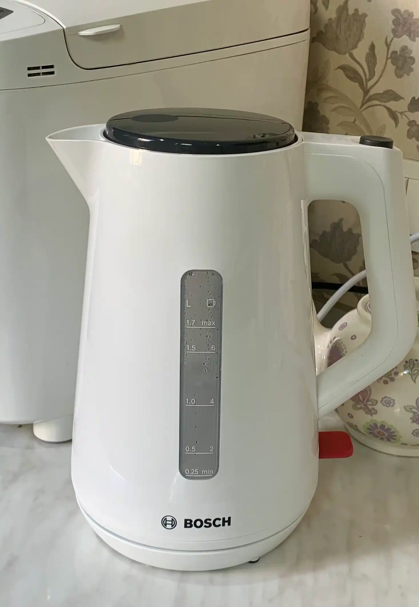 Электрочайник BOSCH TWK1M121