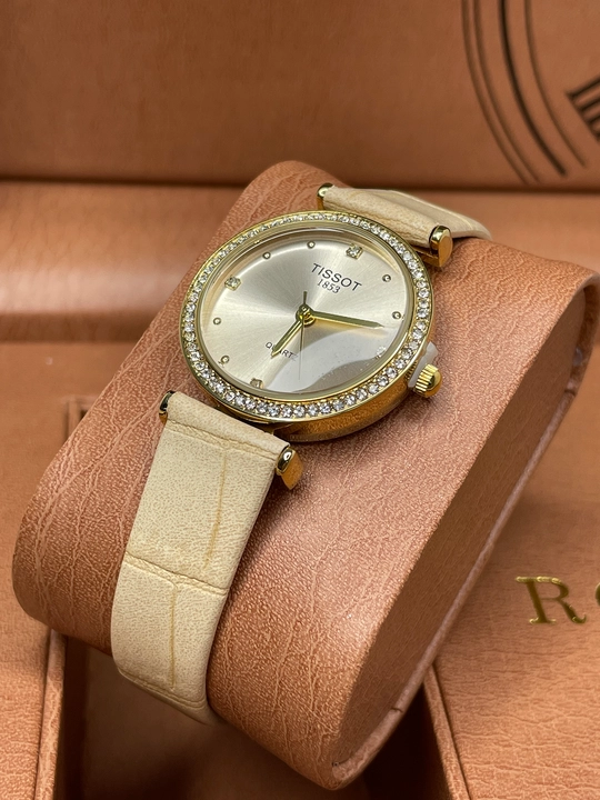 Стильные наручные часы Tissot для женщин и девушек 