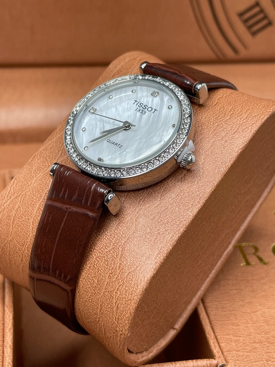 Стильные наручные часы Tissot для женщин и девушек 