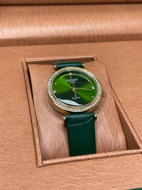 Стильные наручные часы Tissot для женщин и девушек 