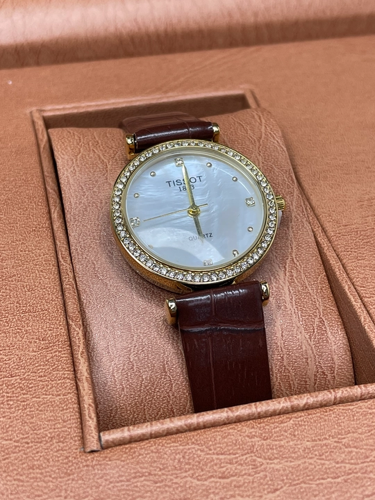 Стильные наручные часы Tissot для женщин и девушек 