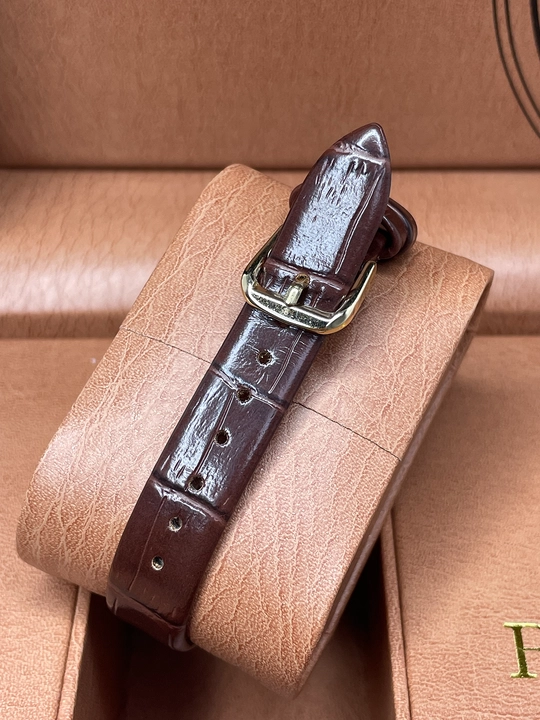 Стильные наручные часы Tissot для женщин и девушек 