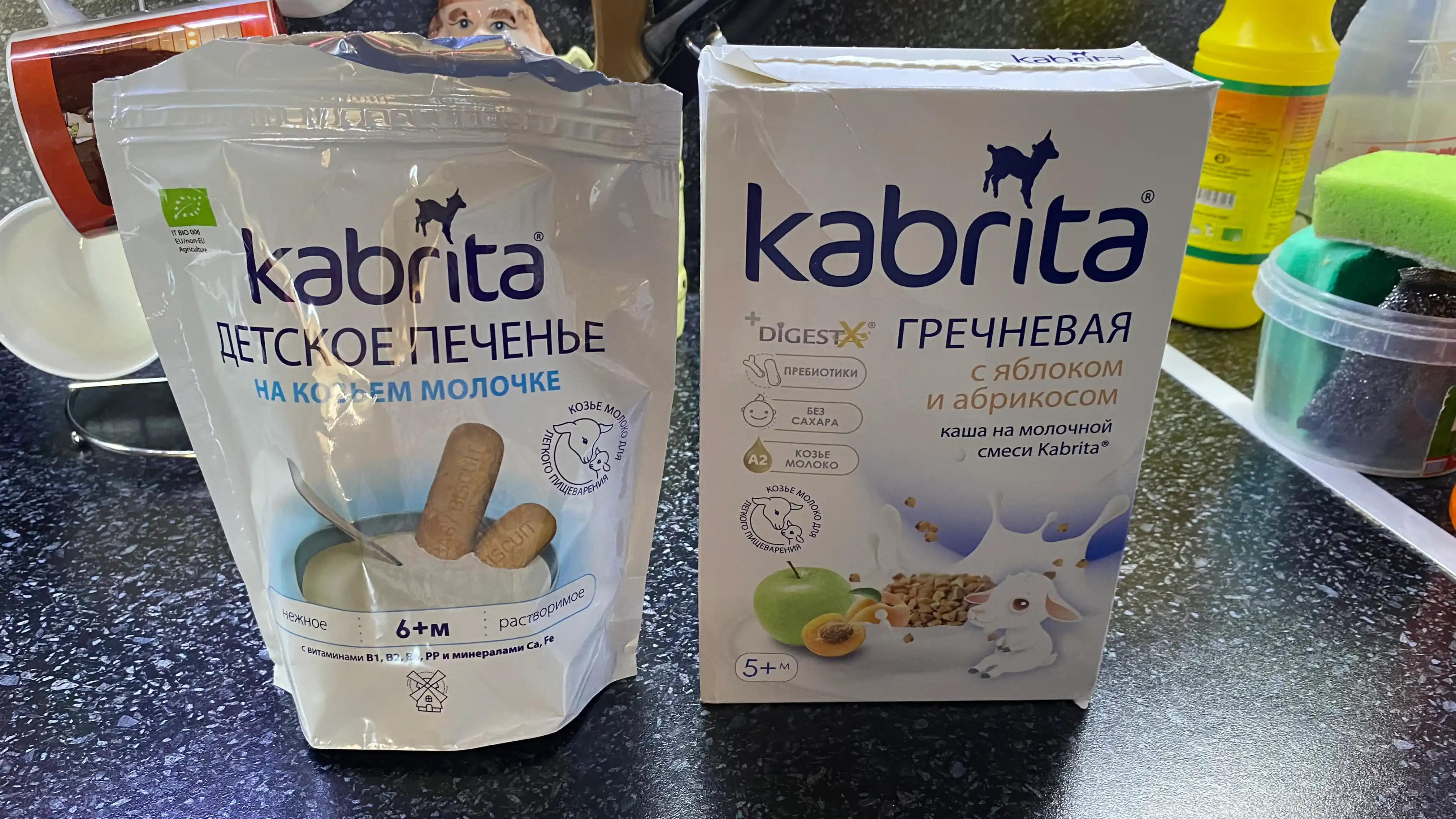 Grechkali kasha Kabrita echki sutidagi olma va o'rik bilan 5 oydan boshlab, 180gr