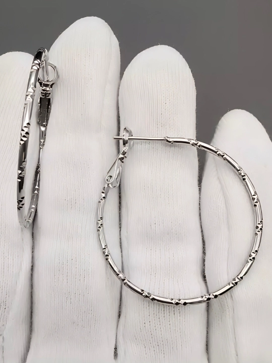 Серьги кольца, женские, серебряного цвета
