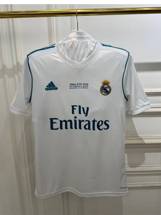 Retro futbol formasi