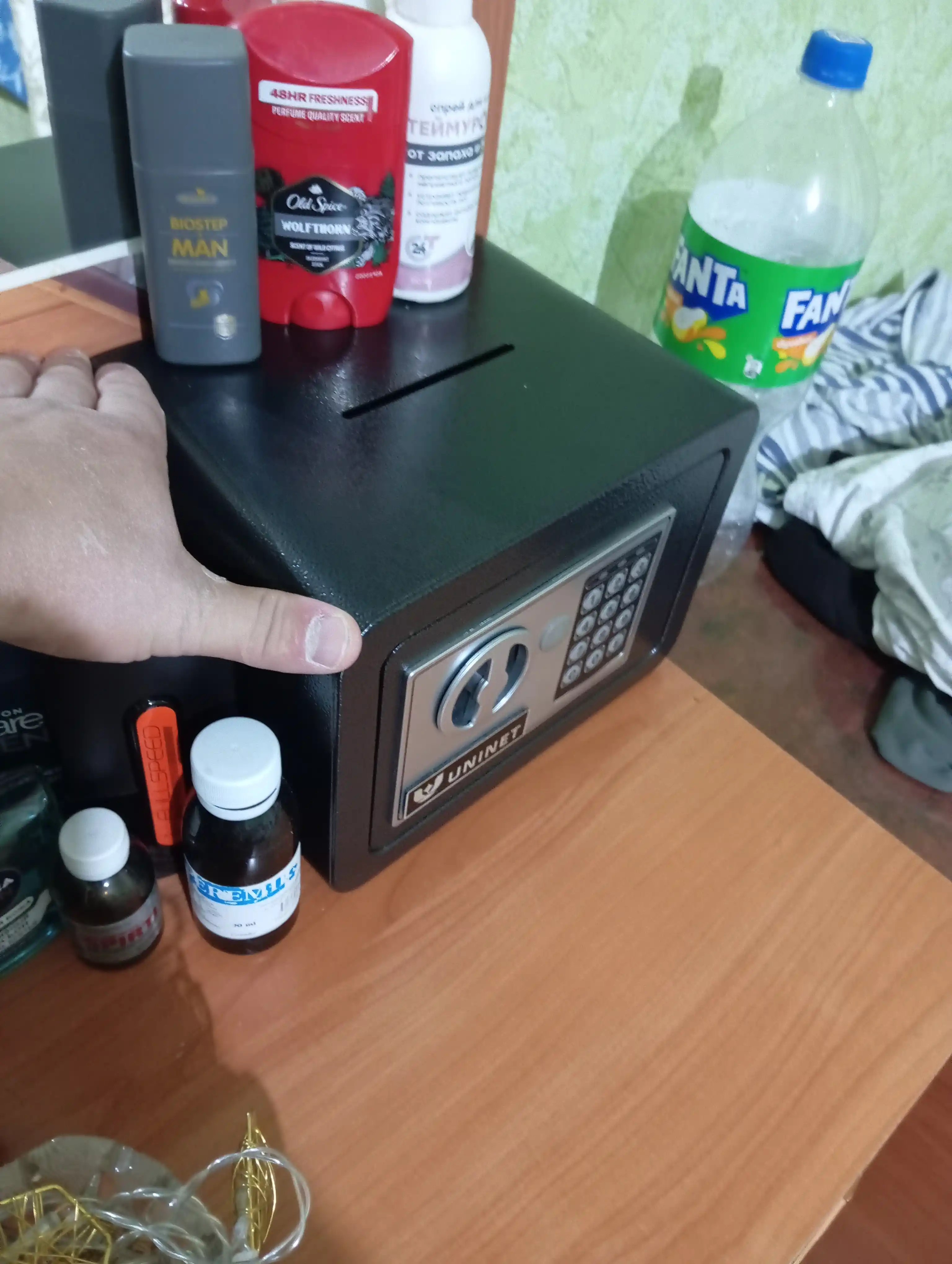 Uy va ofis uchun elektron mini seyf, ochish uchun kalit va parol, olcham: 17 * 23 * 17