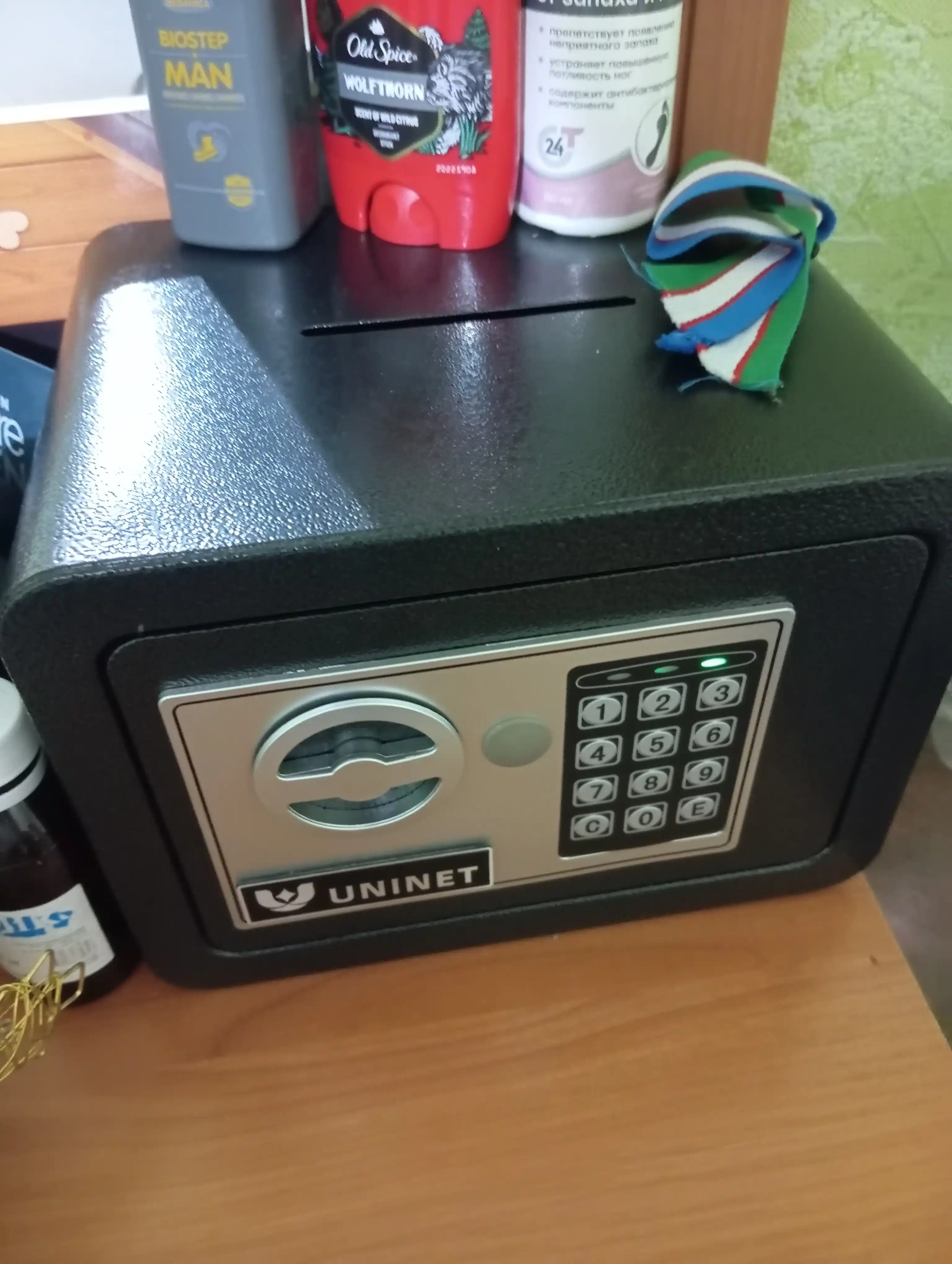 Uy va ofis uchun elektron mini seyf, ochish uchun kalit va parol, olcham: 17 * 23 * 17