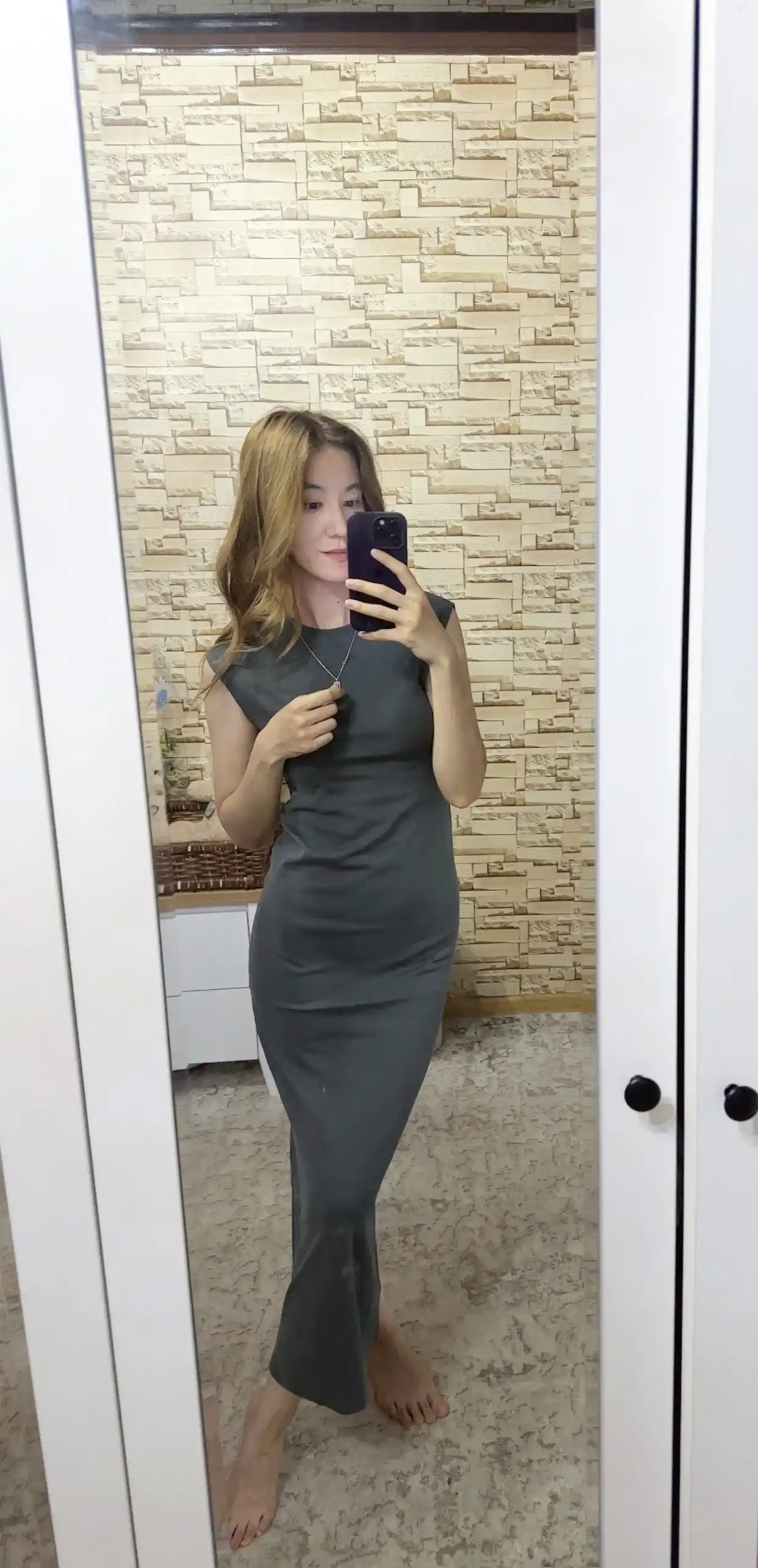 Платье женское, однотонное, длинное, облегающее