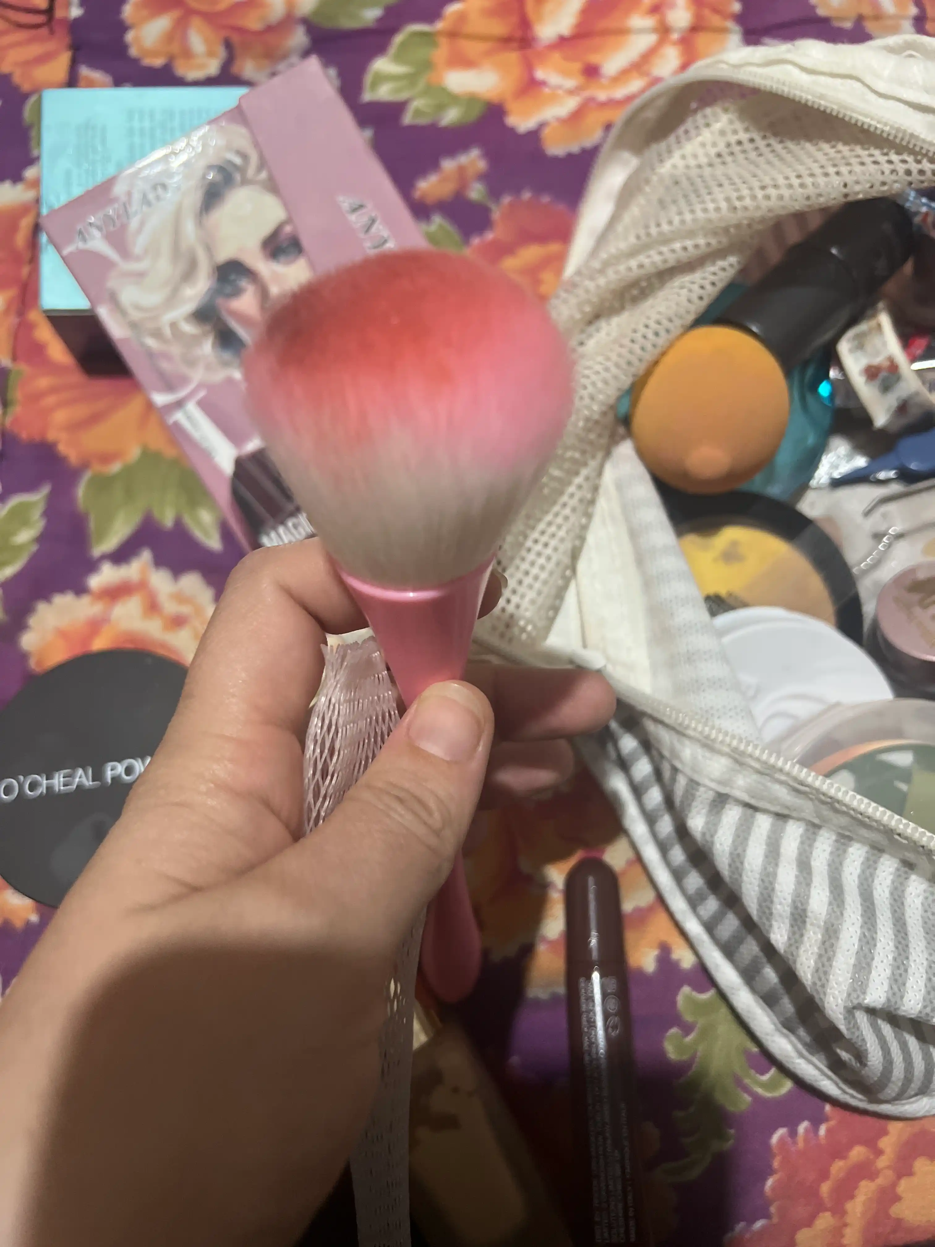 Konsiler, korrektor, tonal, rumyan, makiyaj uchun kosmetik cho‘tka