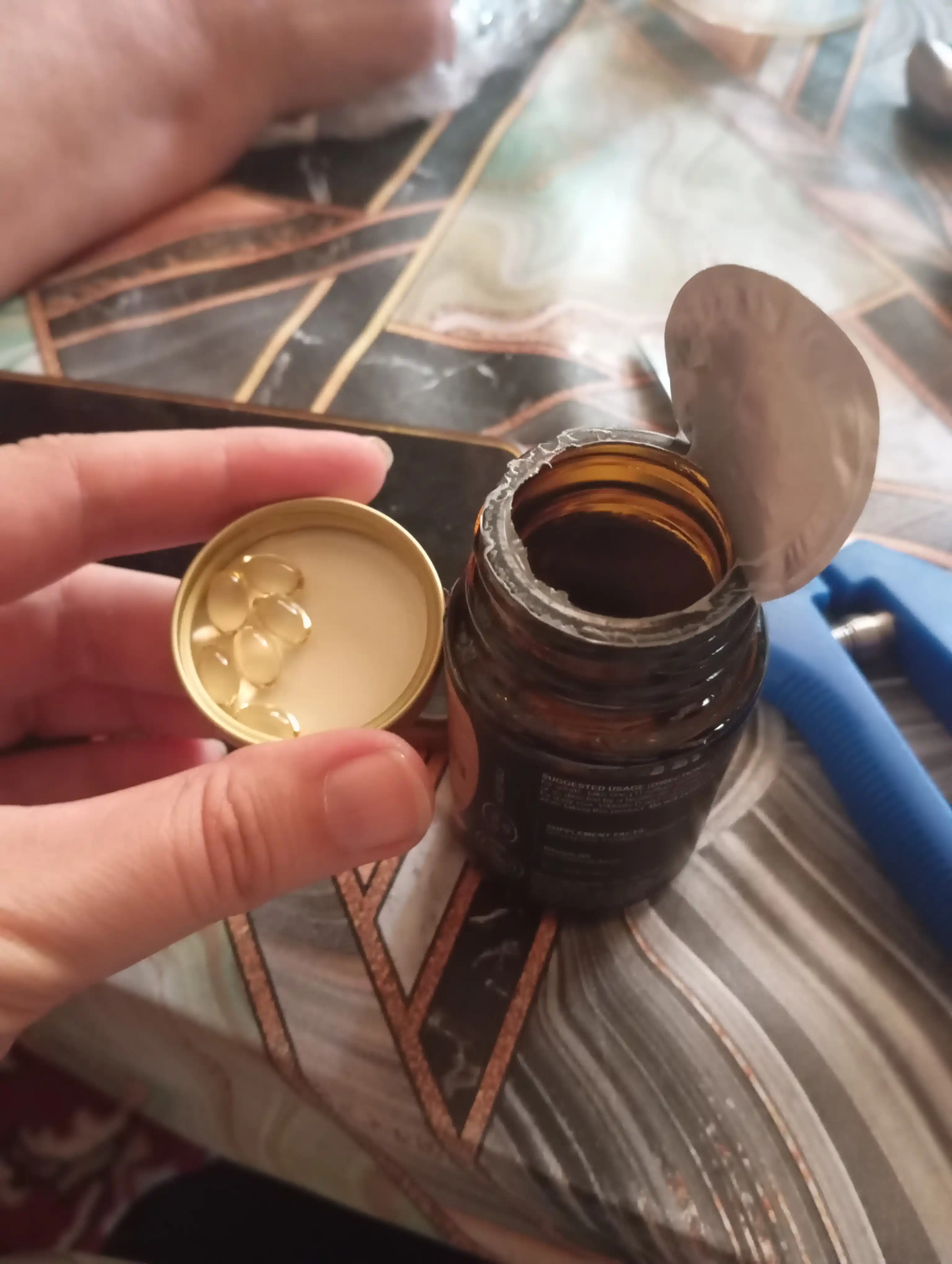 Vitamin D3 4000 iu va 50000 iu shisha qadoqda