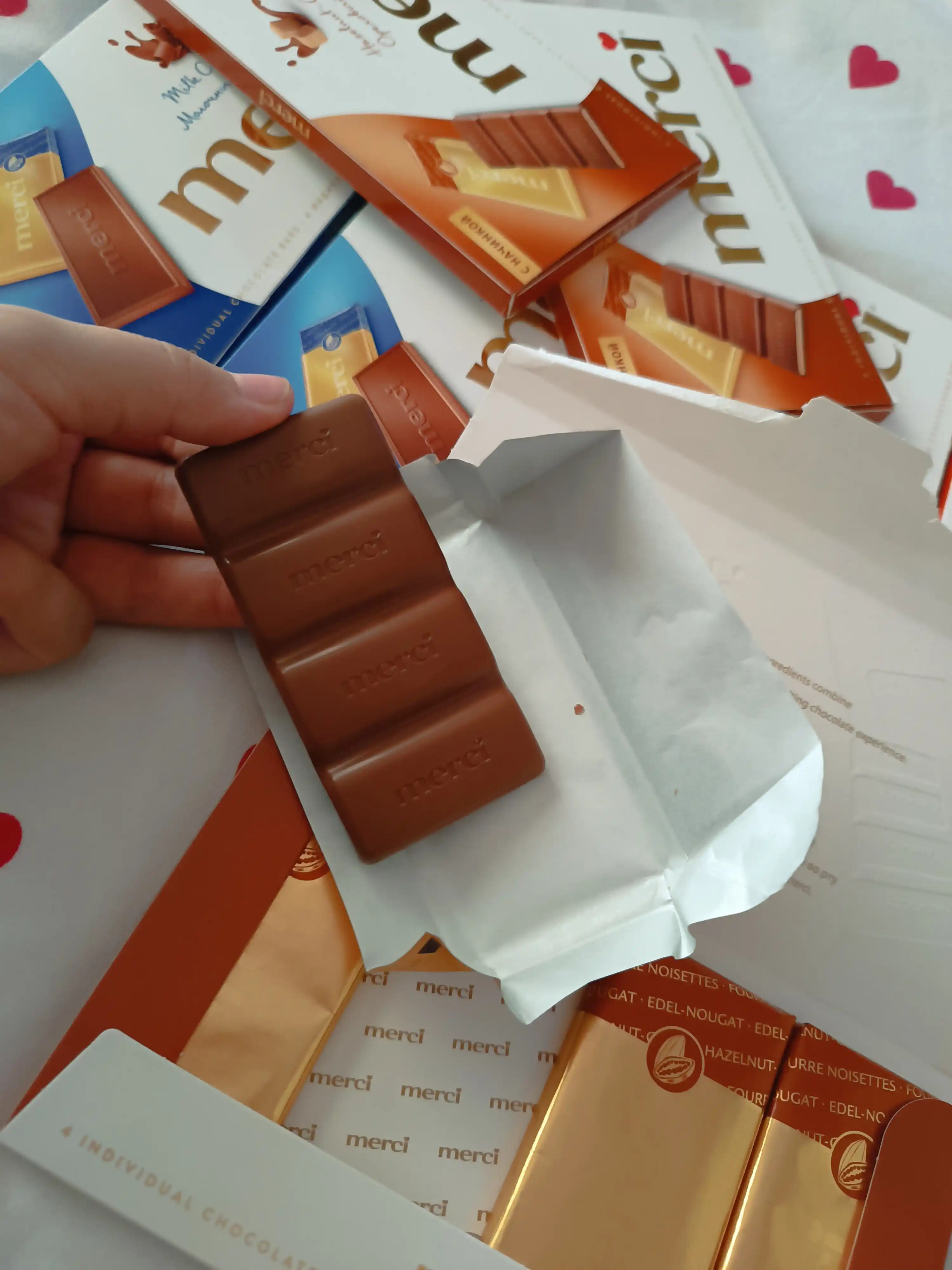 Yong'oq kremi bilan Merci konfetlari, 112 g