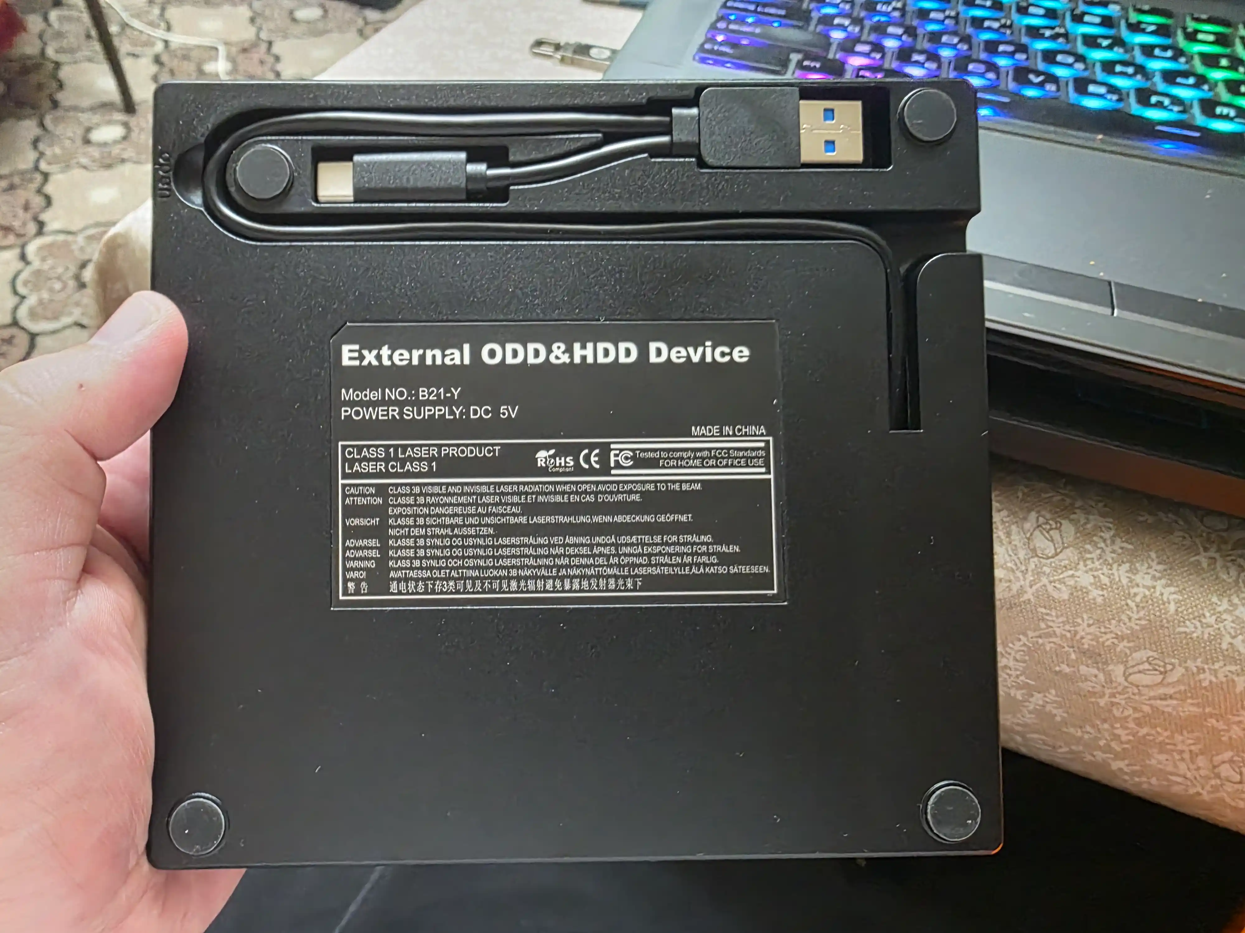 Tashqi optik DVD ROM qurilma, Usb va Type-C, Usb hub, Micro SD va SD card reader