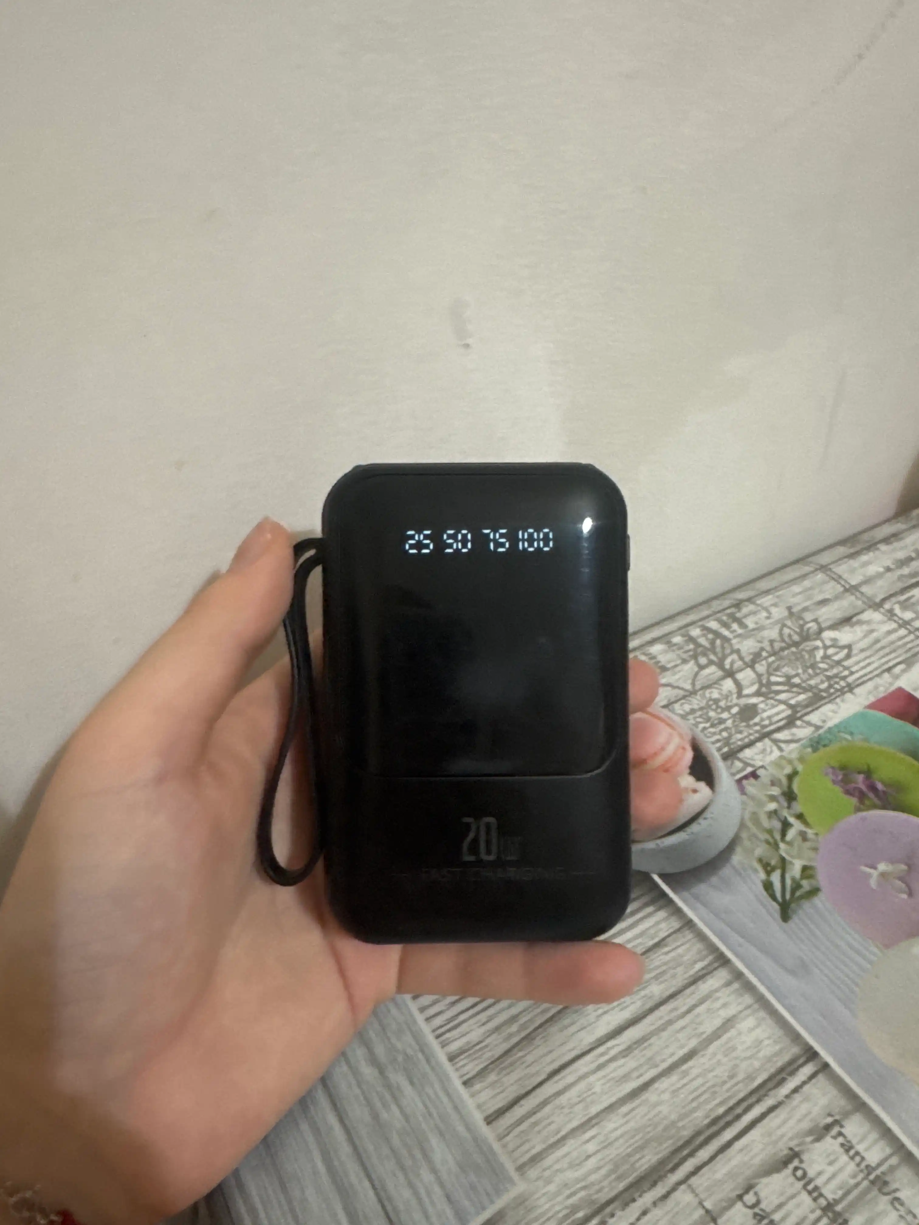 Tashqi akkumulyator power bank iPhone, Android uchun