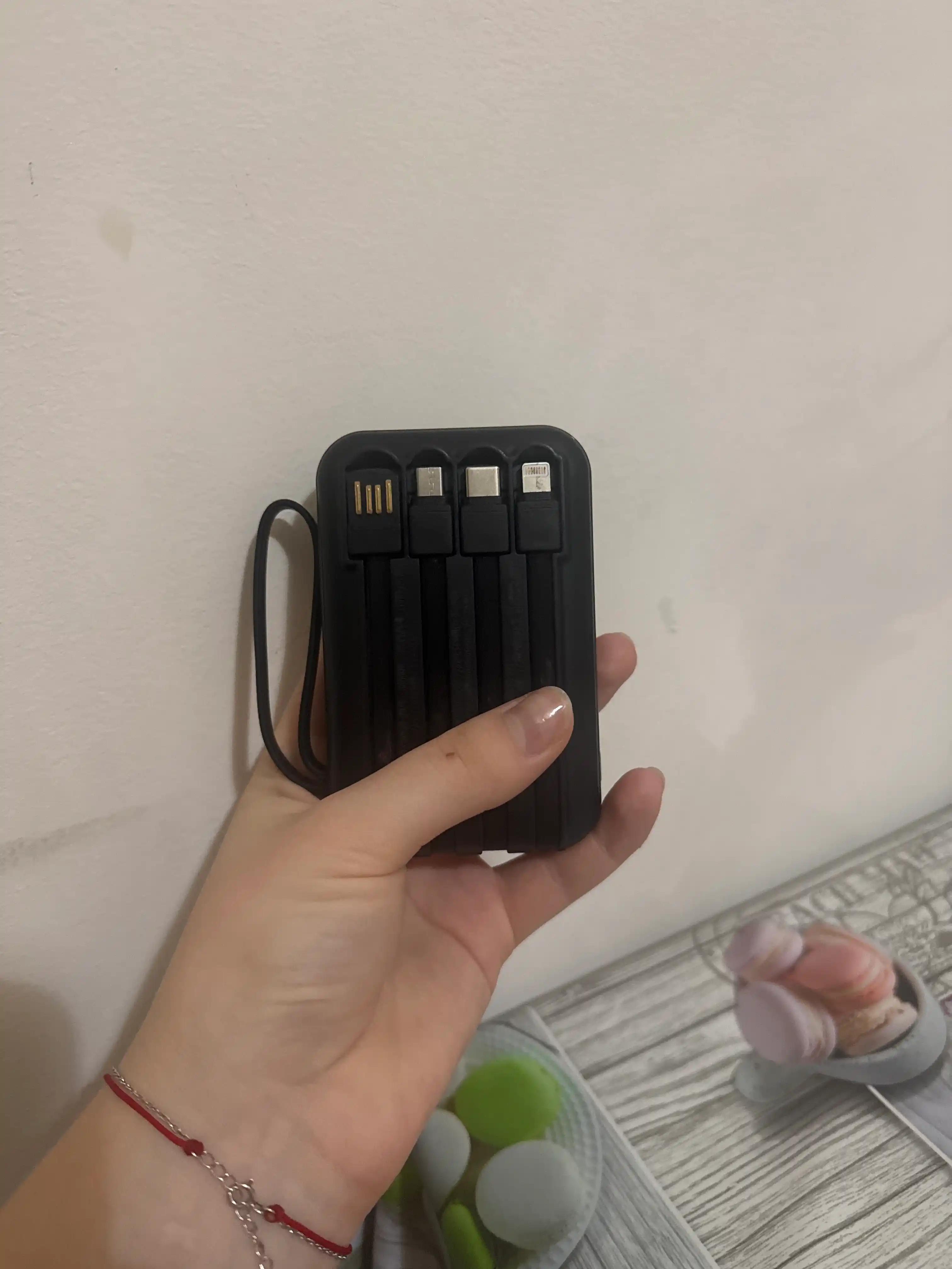 Tashqi akkumulyator power bank iPhone, Android uchun