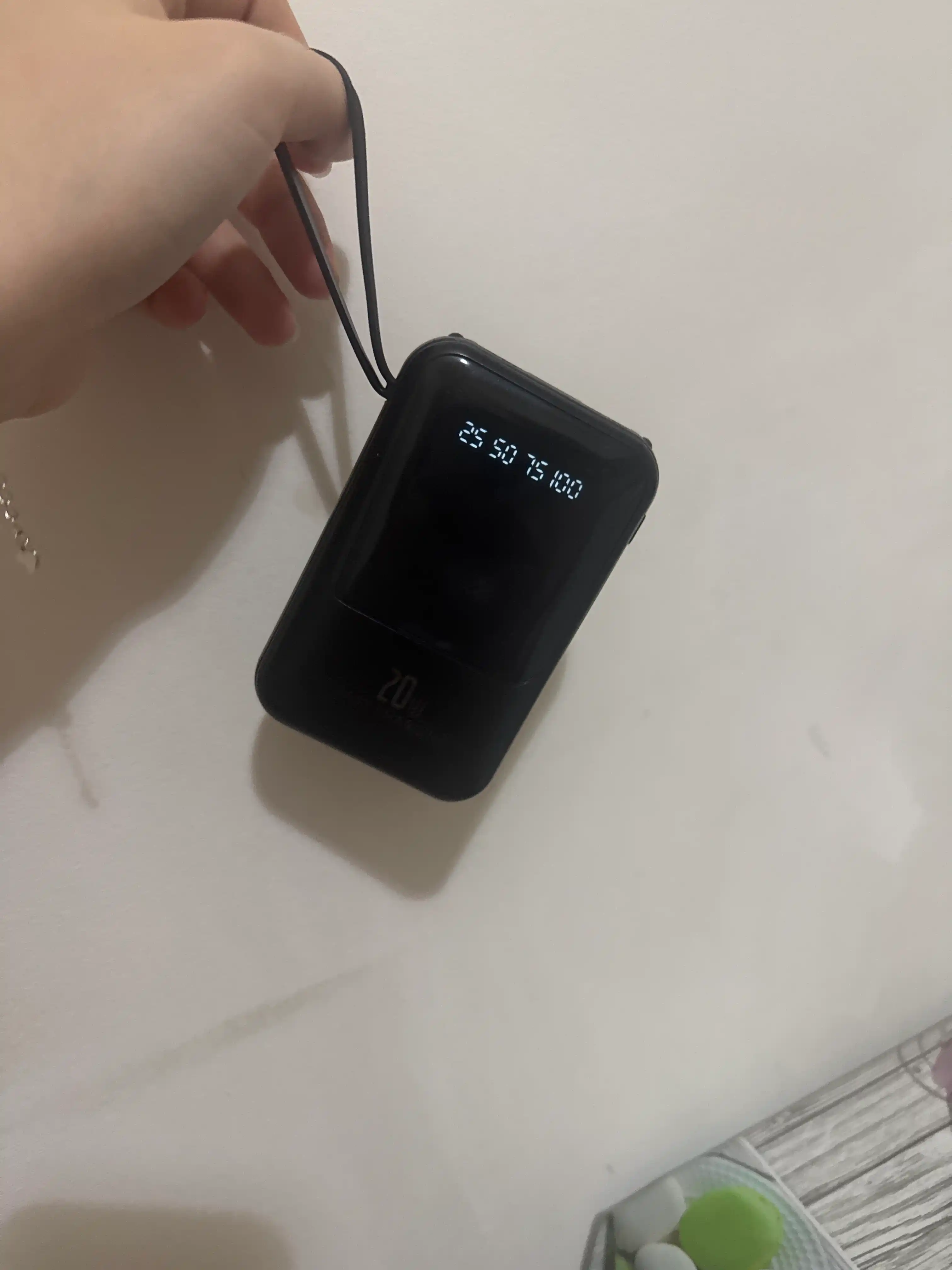 Tashqi akkumulyator power bank iPhone, Android uchun