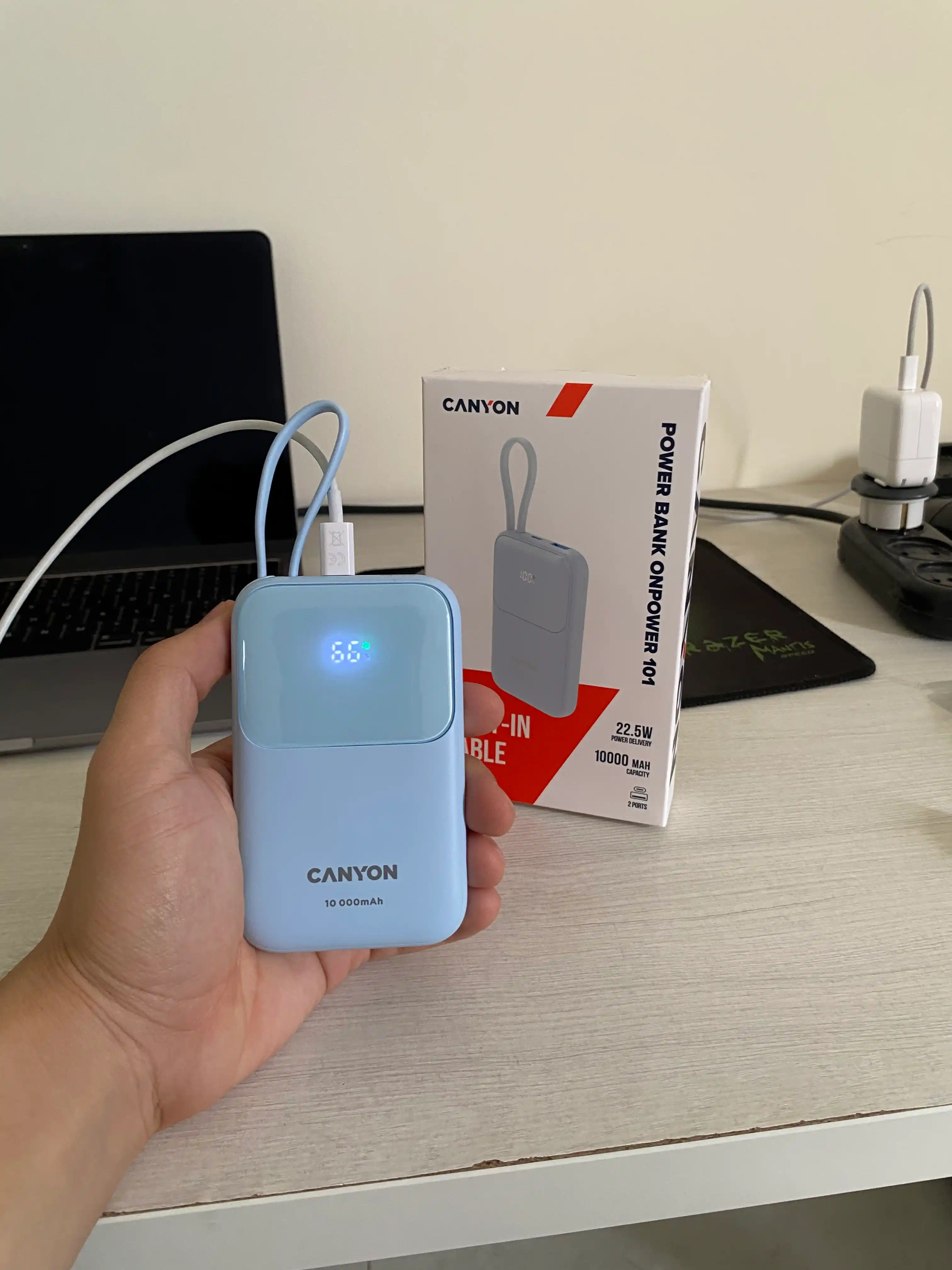 CANYON power bank 10000 OnPower 101, zaryadlash indikatori bilan, o‘rnatilgan kabel bilan