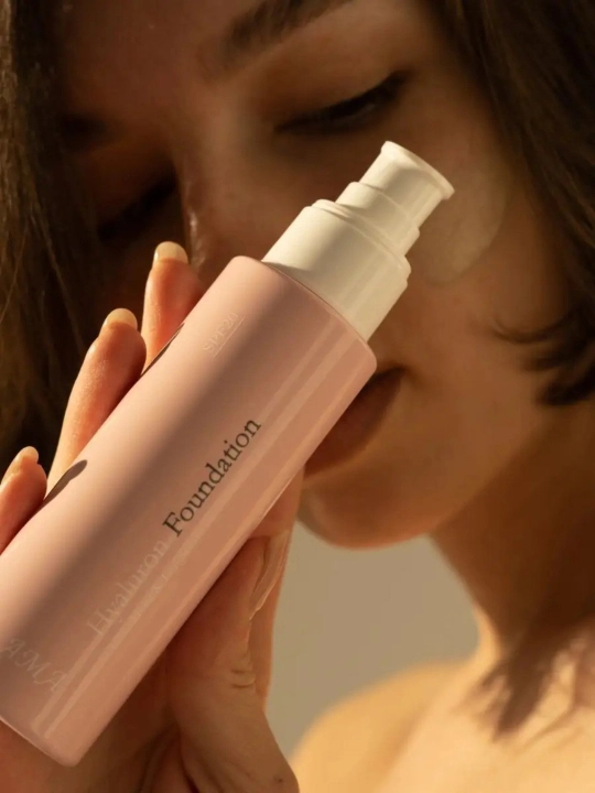 Tonal kremi AMA Hyaluron Foundation