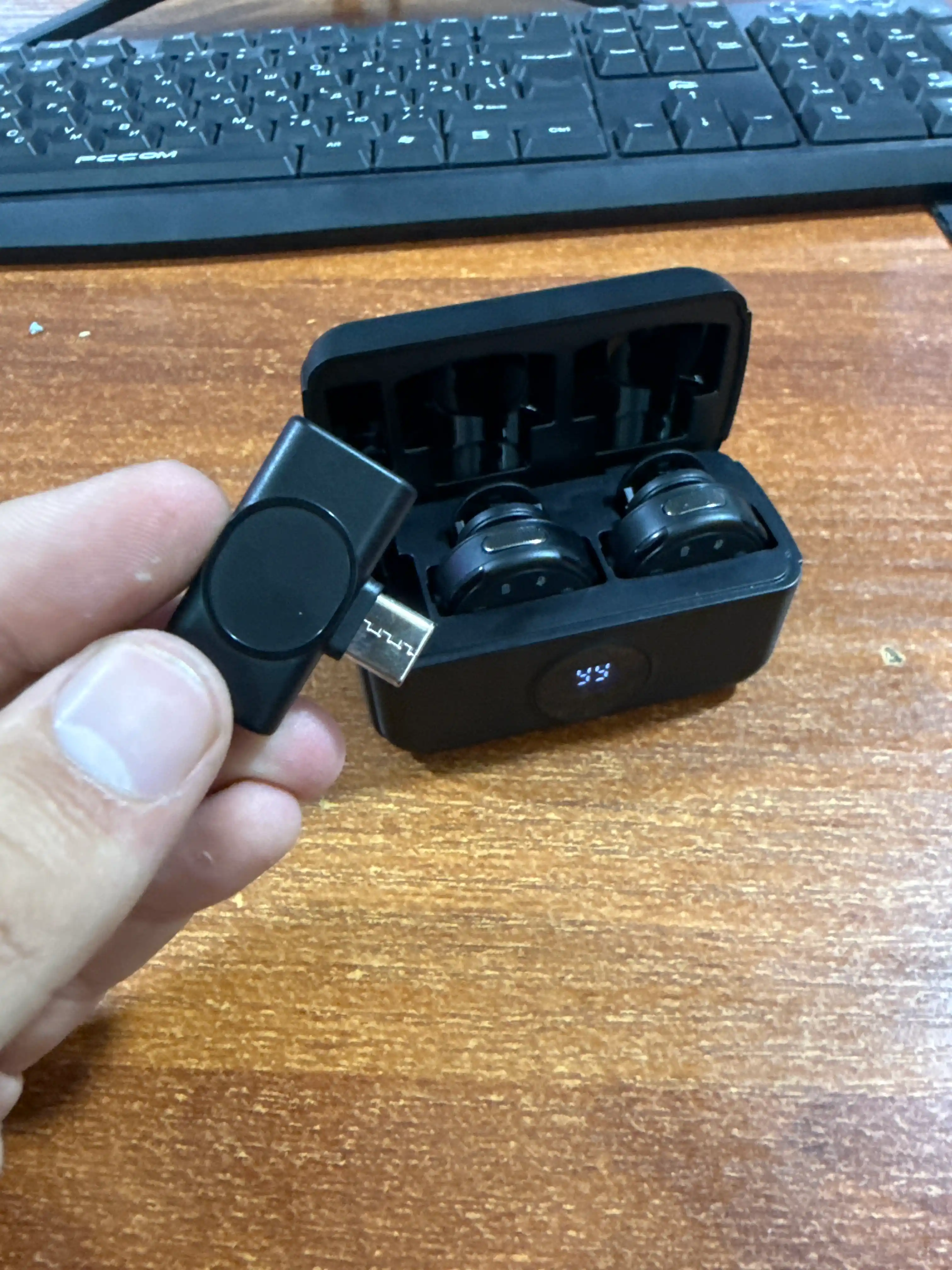 IPhone va Android uchun mo‘ljallangan, Type-C va Lightning ulagichlari bilan jihozlangan 2 tasi 1 da simsiz ilmoqli mikrofon