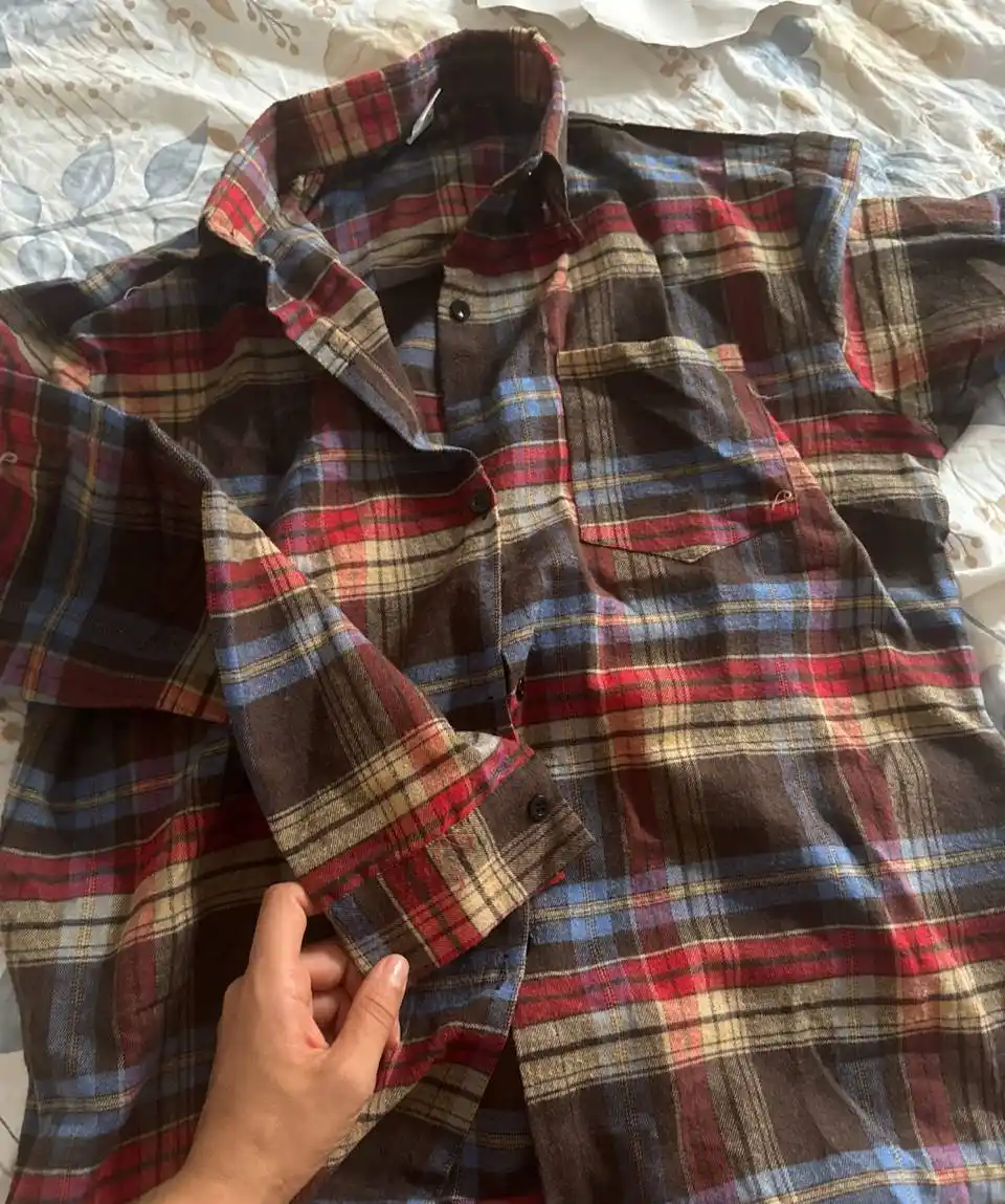 Ayollar uchun oversize katakli ko‘ylak, uzun yengli, uslubiy, kundalik