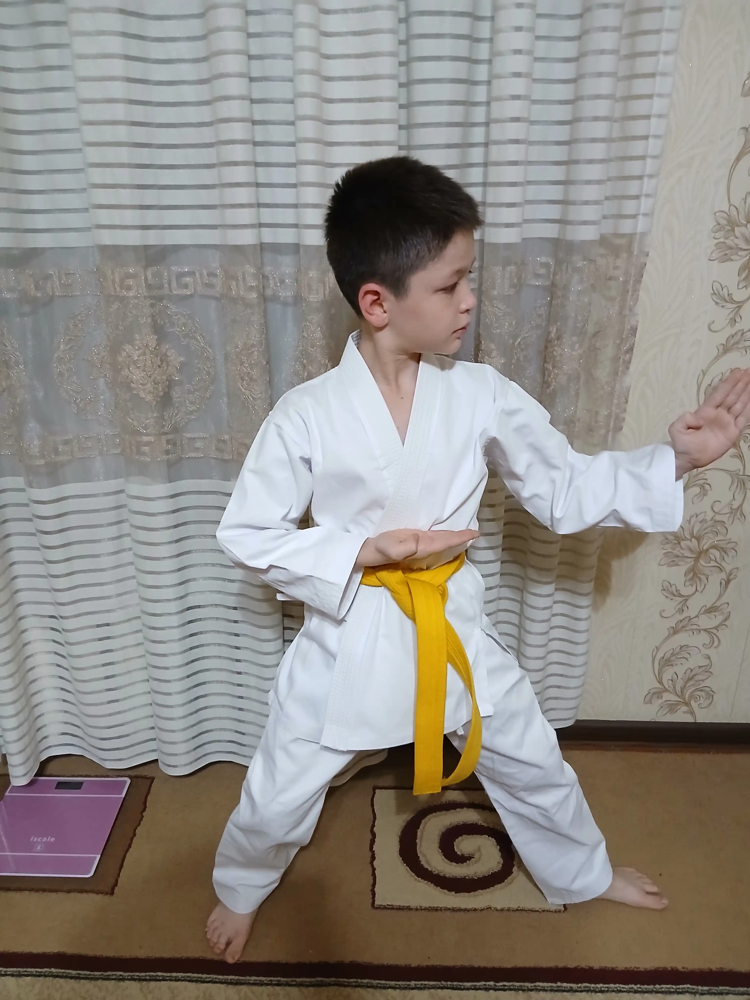 Белое кимано для каратэ