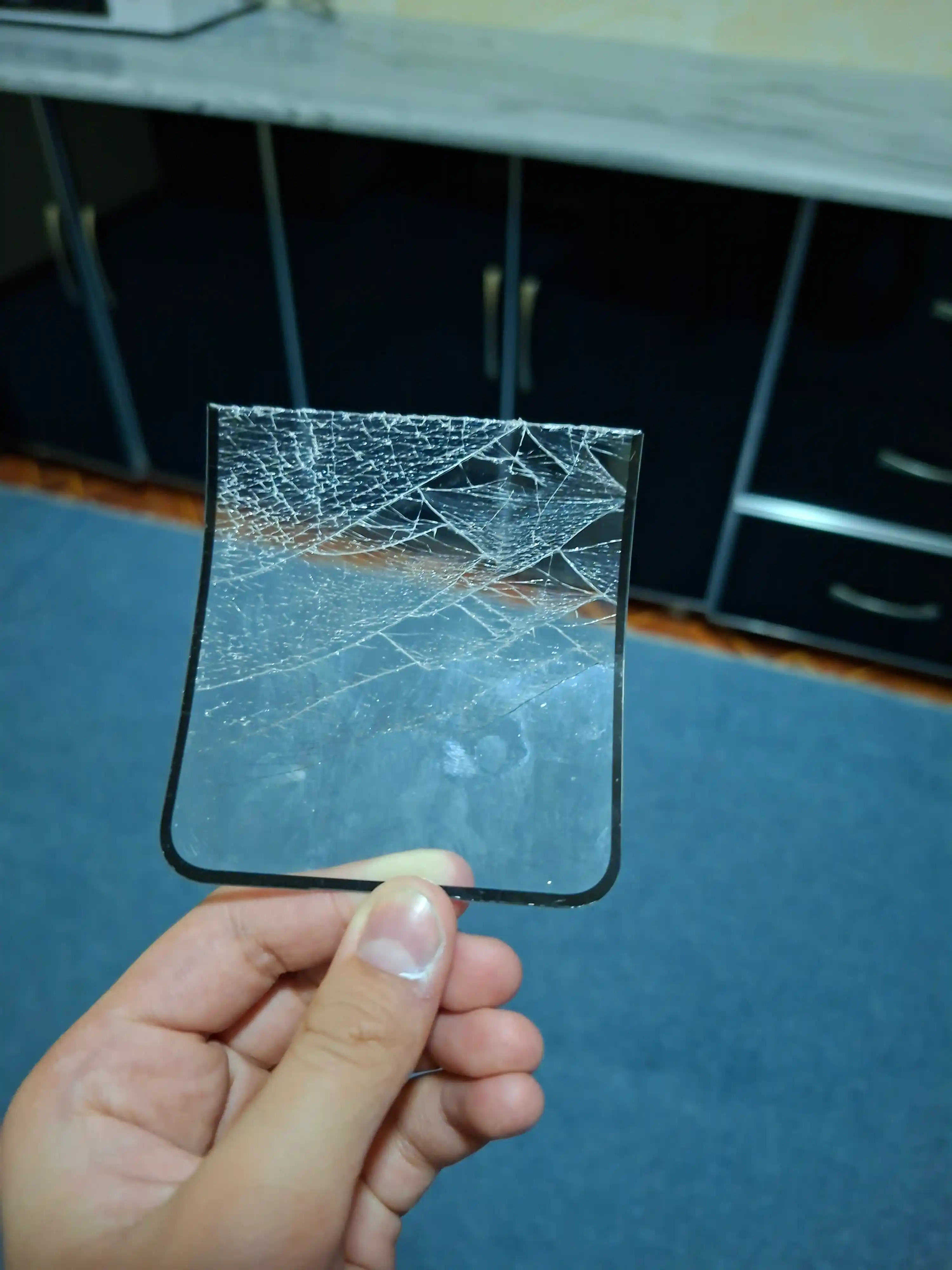 Himoya oynasi Samsung uchun