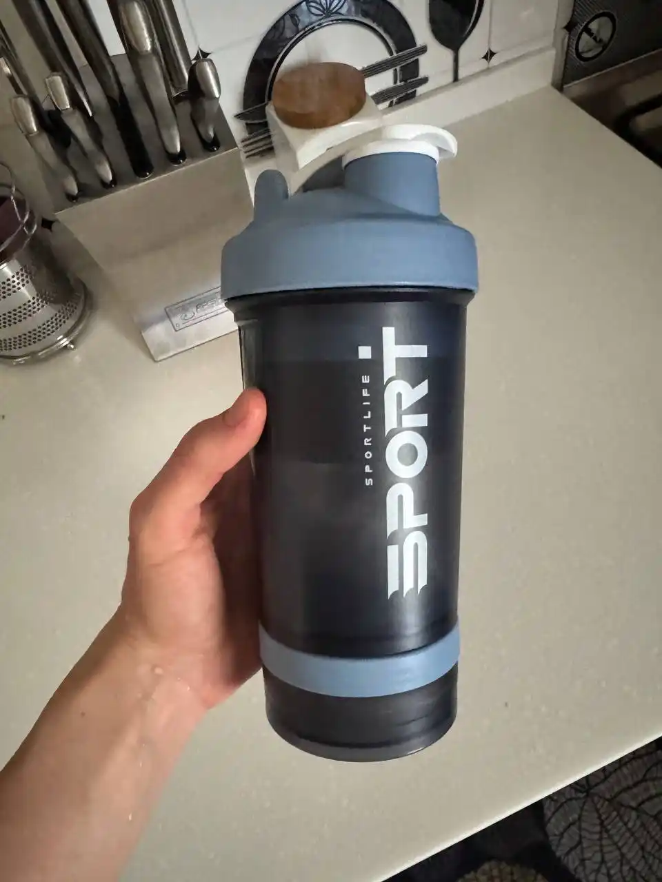 Sport uchun shayker butilka, spiral va protein uchun idishi bilan, 450 ml