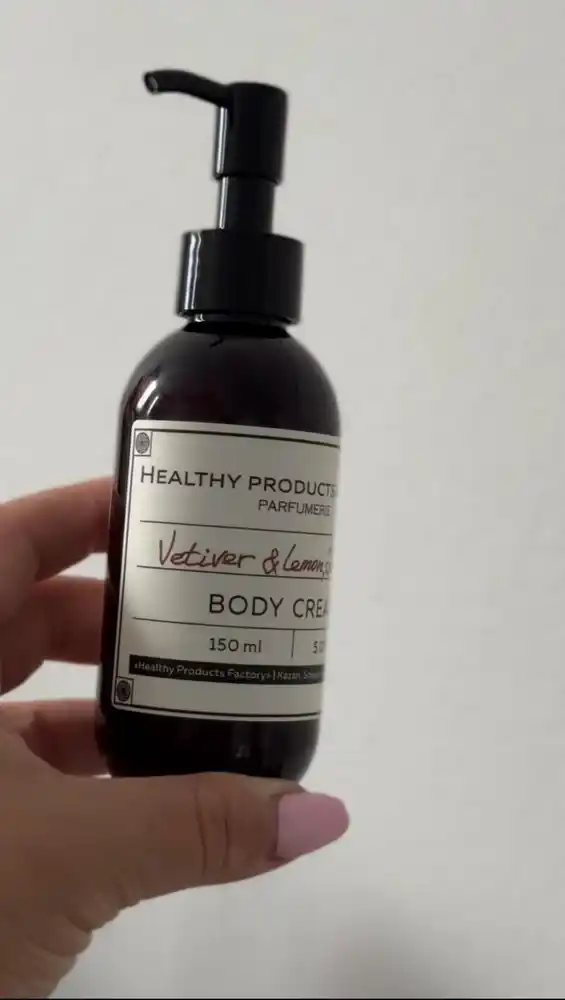 Tana va qo‘llar uchun xushbo‘y, namlantiruvchi, oziqlantiruvchi loson kremi, 150 ml