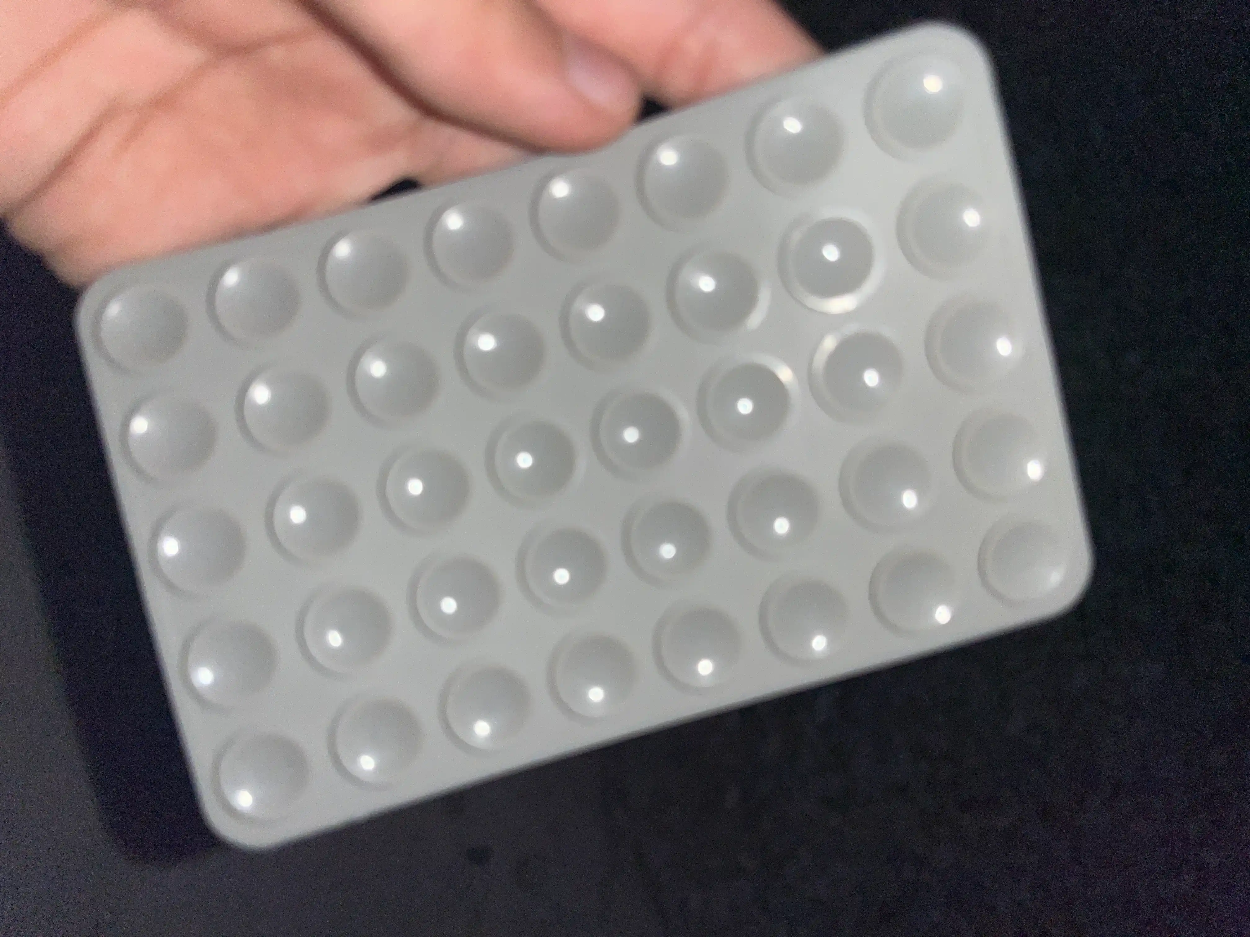 LIPPER – Vakuumli Telefon va Planshet Tutgich (40 ta va 24 ta so‘rg‘ichli)