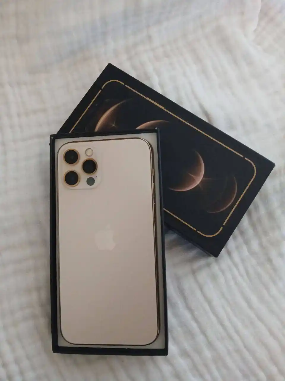 Smartfon Apple iPhone 12Pro, 128/256GB, SIM+Esim, g‘ilof va shisha sovg‘a sifatida
