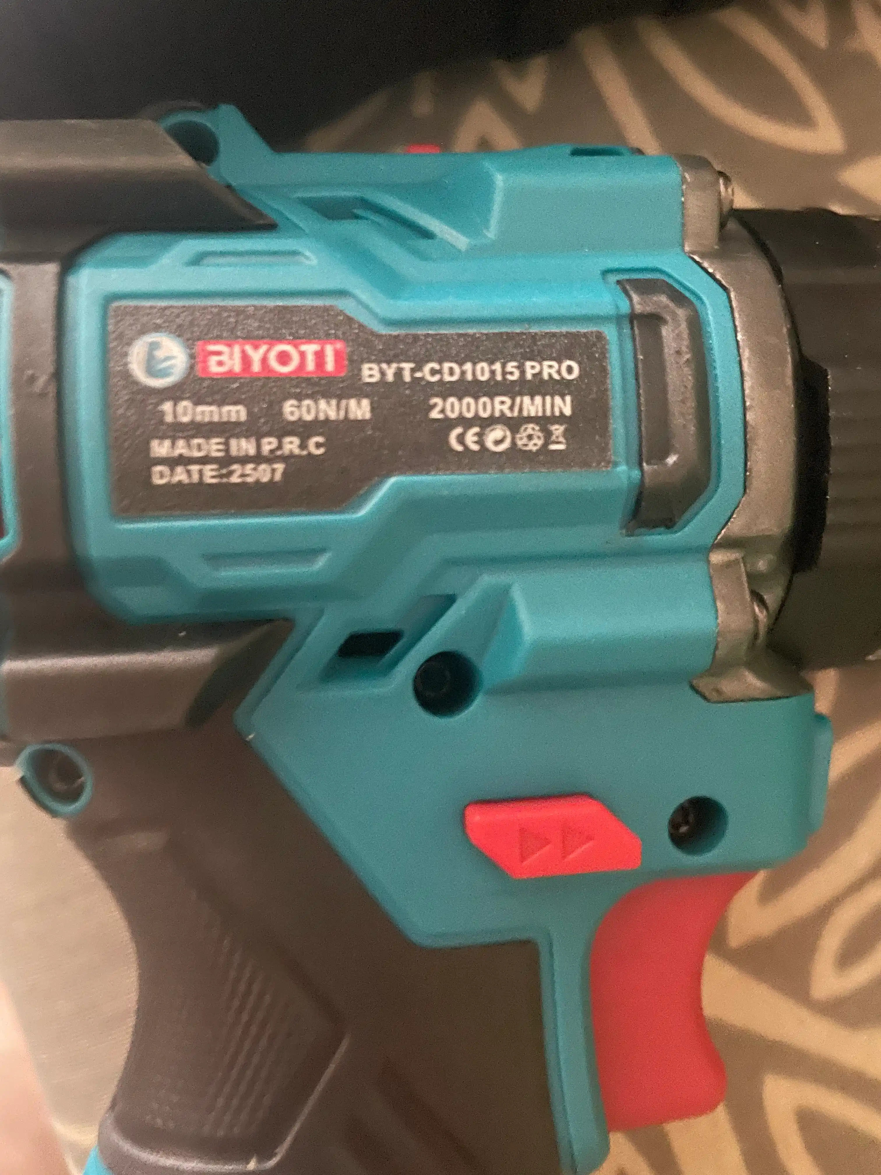 BIYOTI BYT-CD1015 PRO — uy va qurilish uchun kuchli zarbali shurup buragich