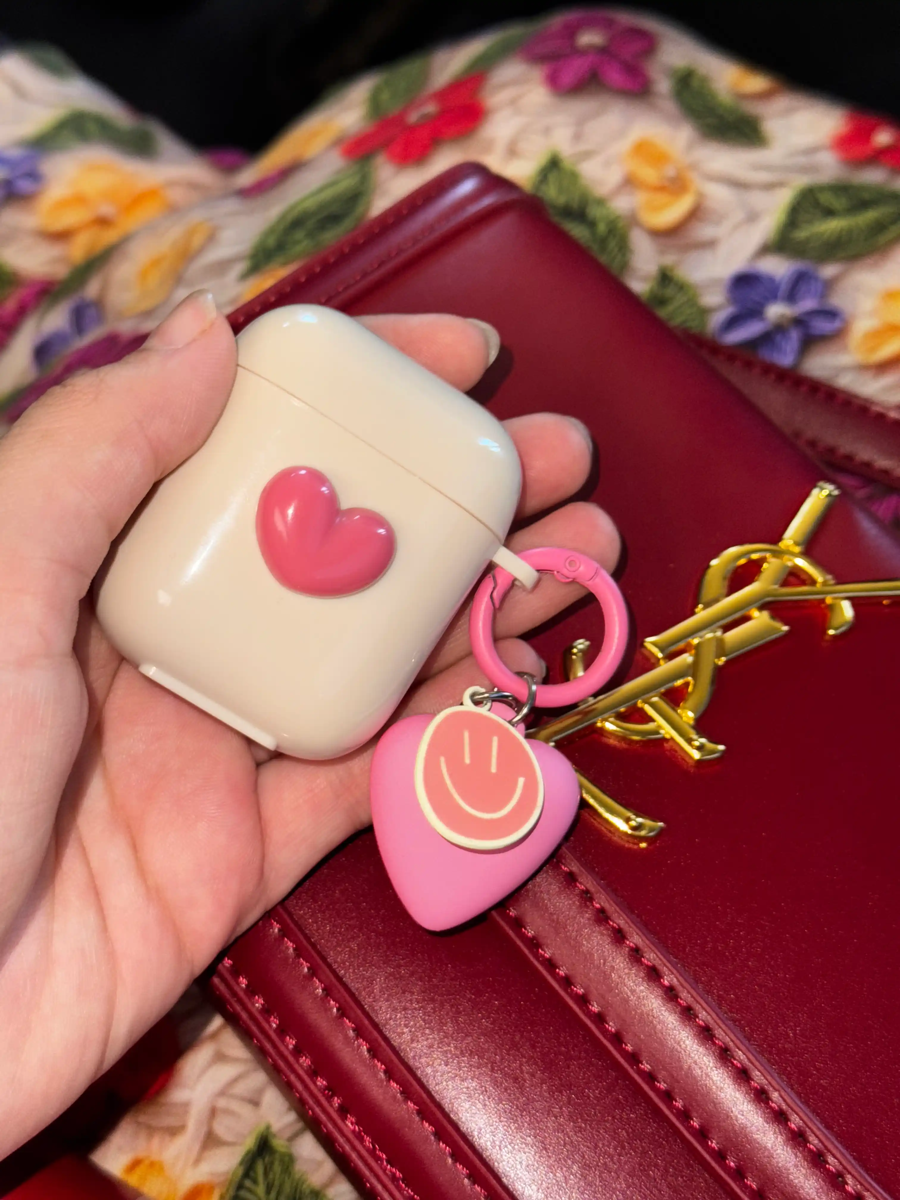 Силиконовый чехол для наушников Airpods