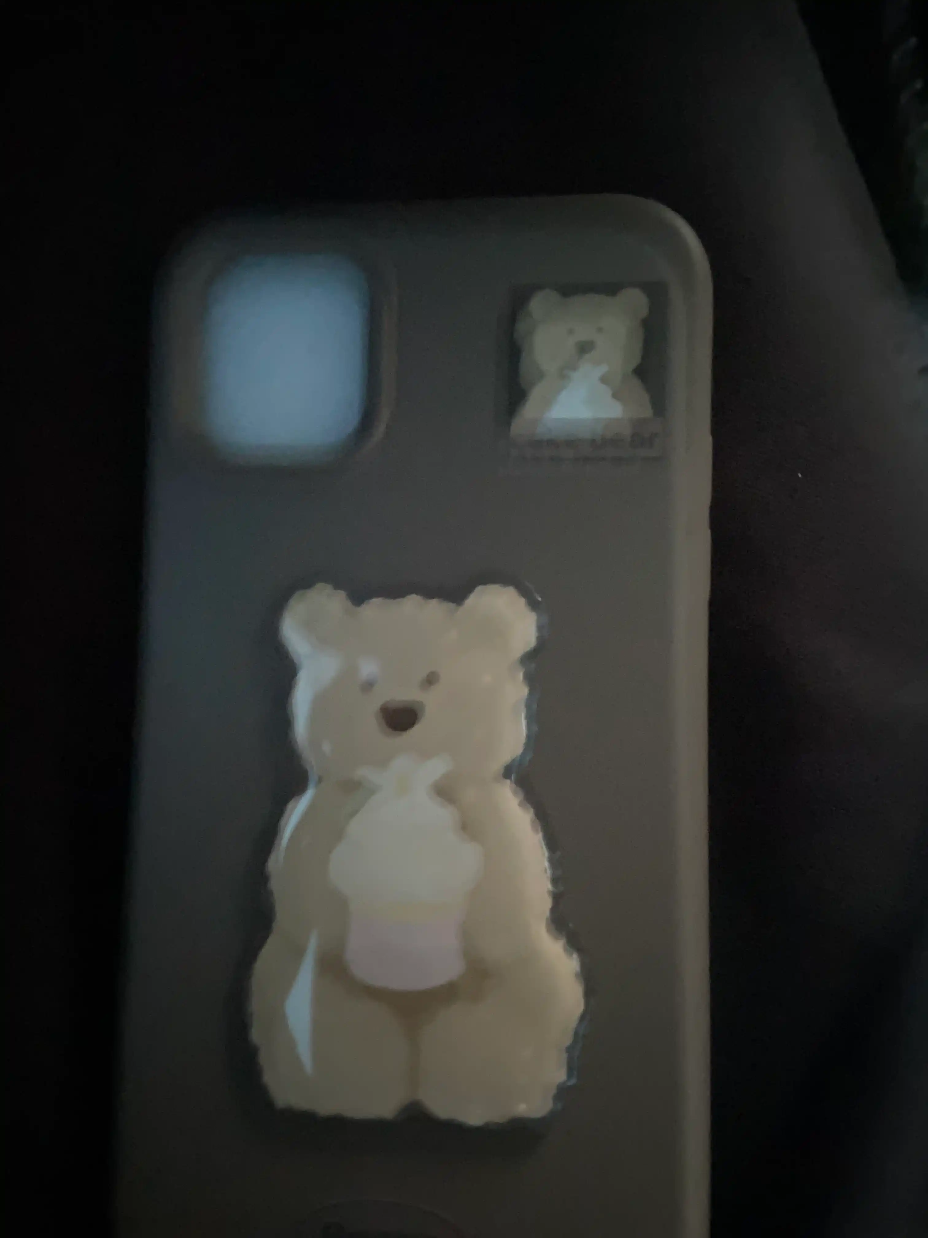 iPhone 11/12/13/14/15/16 Pro/ProMax uchun 3D stikerli yoqimli silikon g‘ilof
