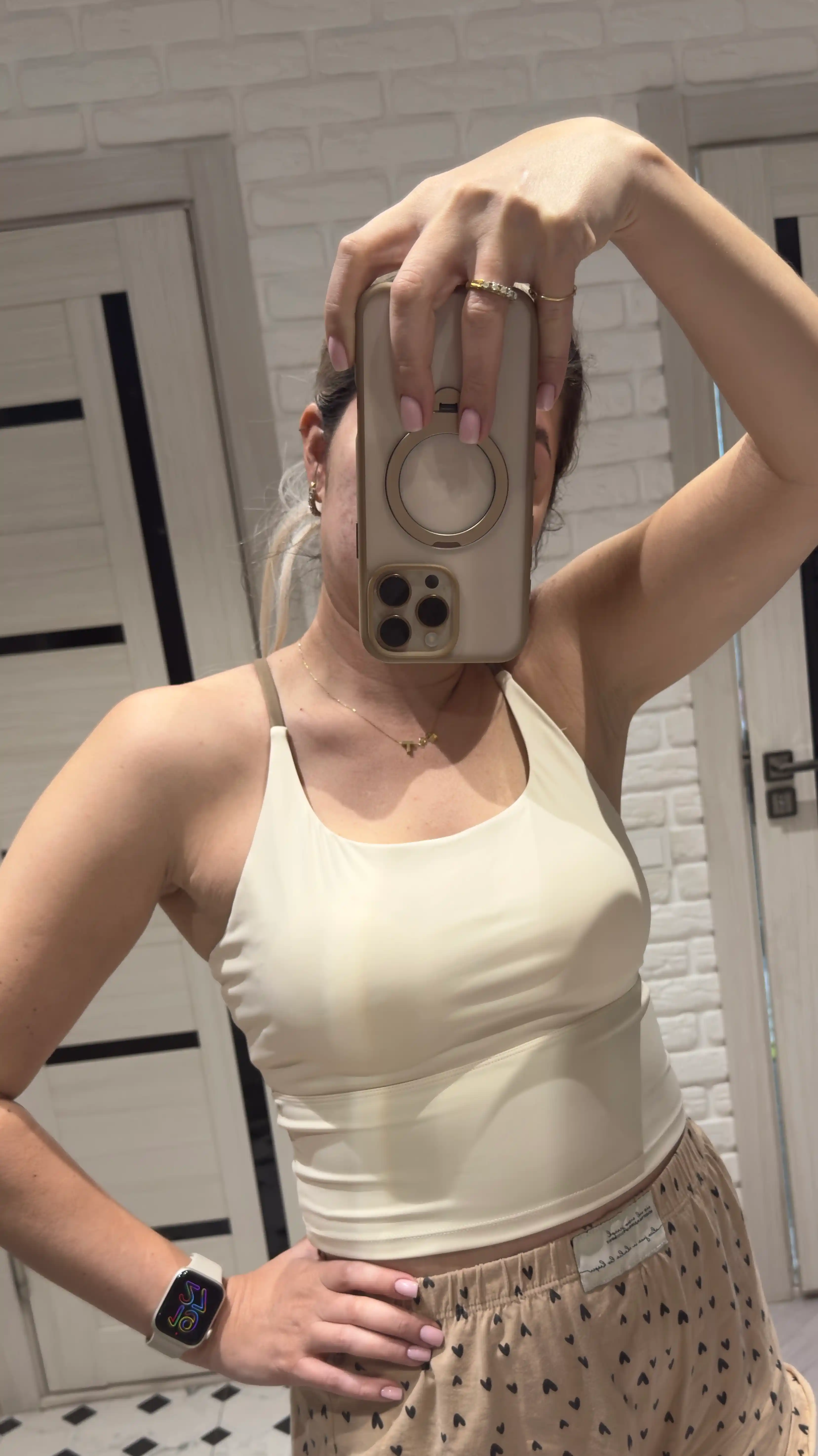 Ayollar sport kiyimi, fitnes uchun, ichki chashkalar bilan