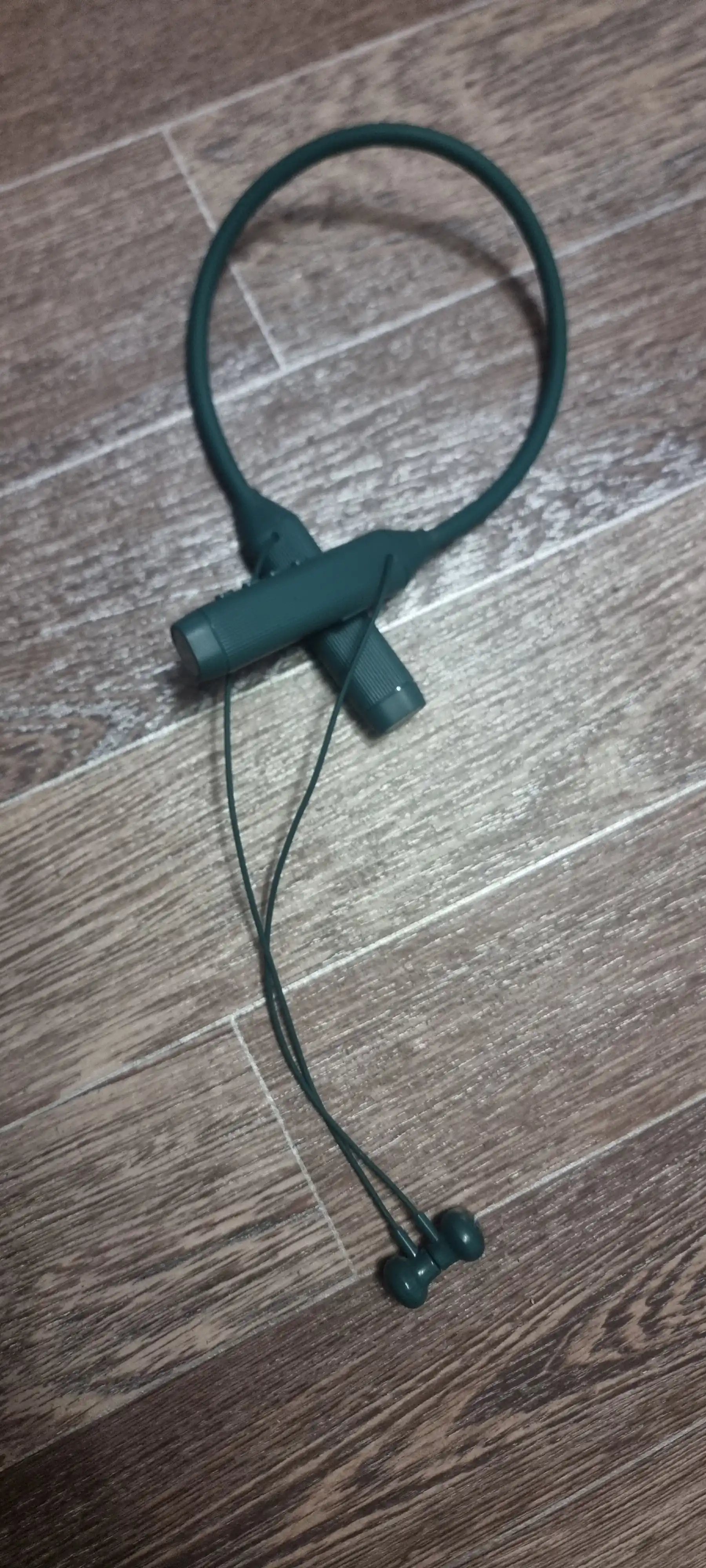 Simsiz sport minigarnituralari, bo'yin jantali, raqamli displey, Bluetooth BT-107, magnit