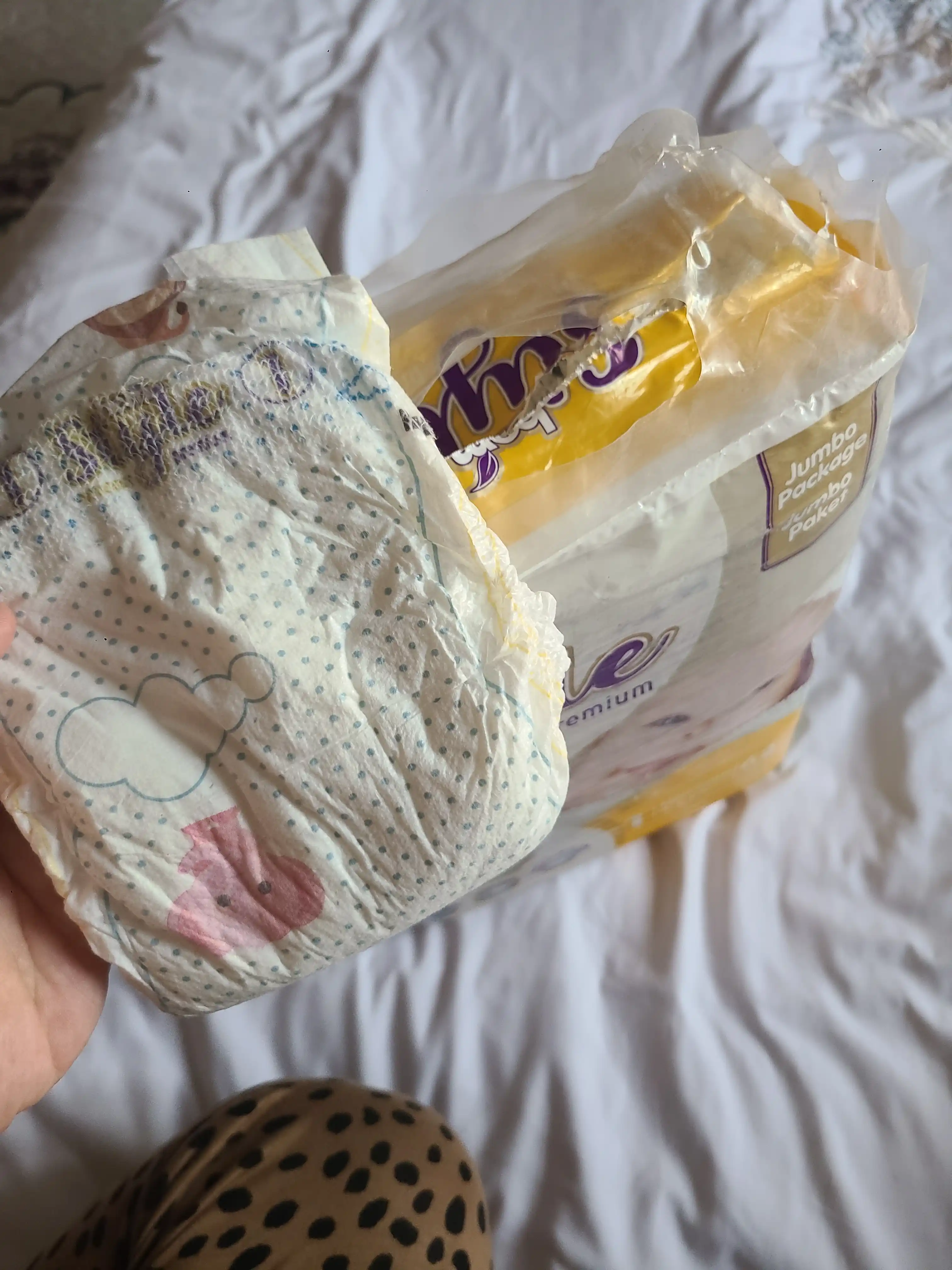 Подгузники Pampers, с подолом, унисекс,1 новорожденный, 2-5 кг 62 шт
