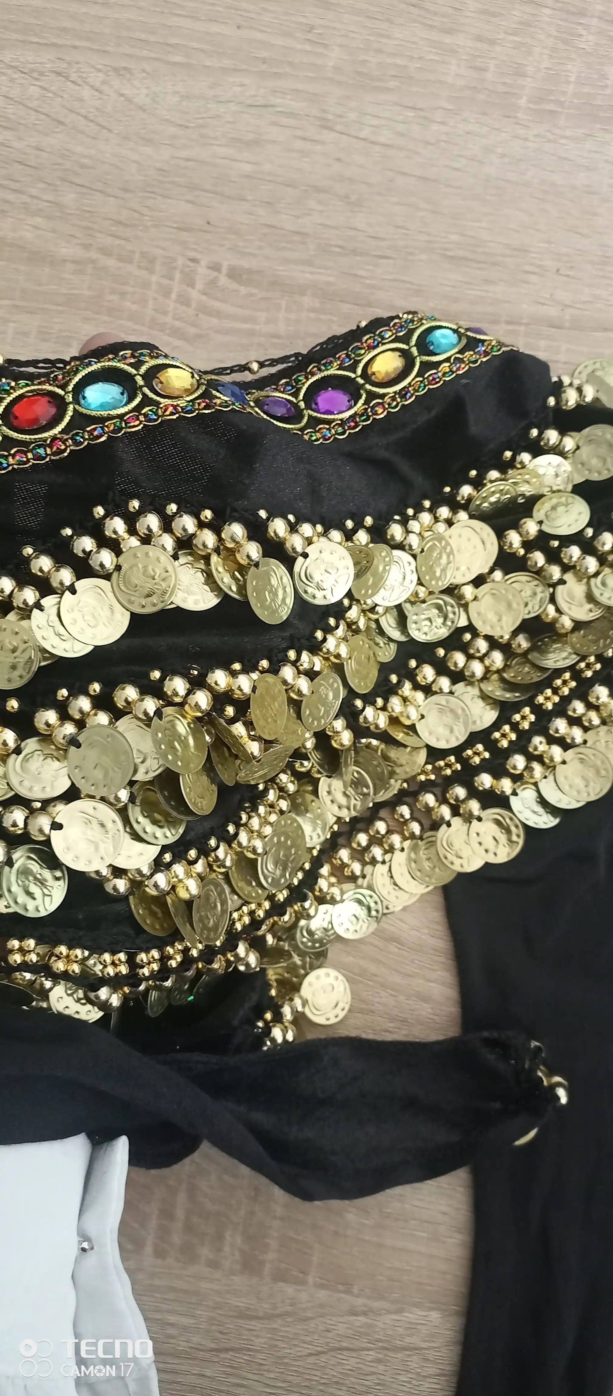 Ayollar uchun sharqona raqs belbog‘i payetkalar bilan bezatilgan