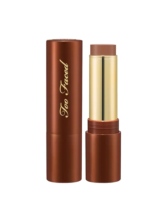 Too Faced Chocolate - Yuzni haykaltaroshlik qilish uchun kremli bronzer stik - Chocolate Souffle - 