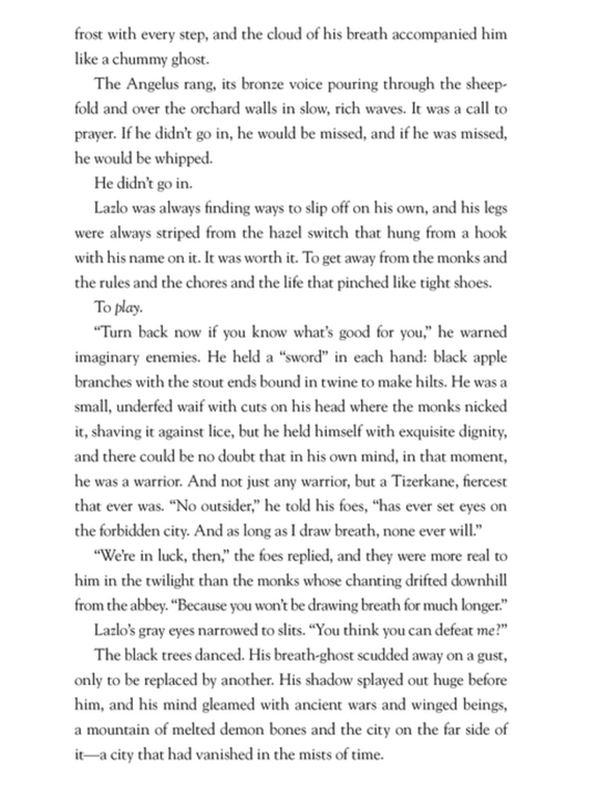 Strange The Dreamer. Laini Taylor (ingliz tilidagi kitoblar)