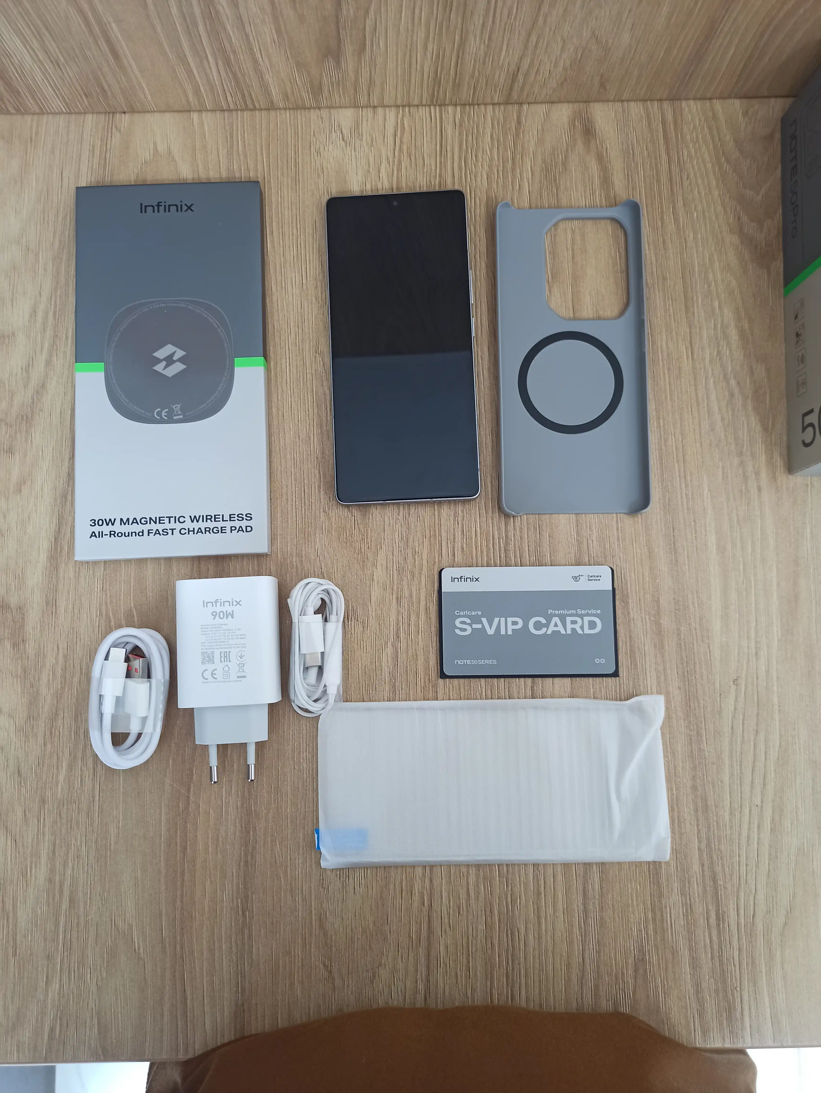 Смартфон Infinix Note 50 Pro, 12+12/256Гб, AMOLED 144Гц, 5200mAч 90W, беспроводная зарядка