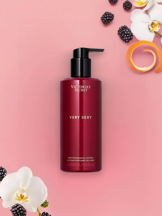 Victoria's secret parfyumlangan tana losyoni, 250 ml